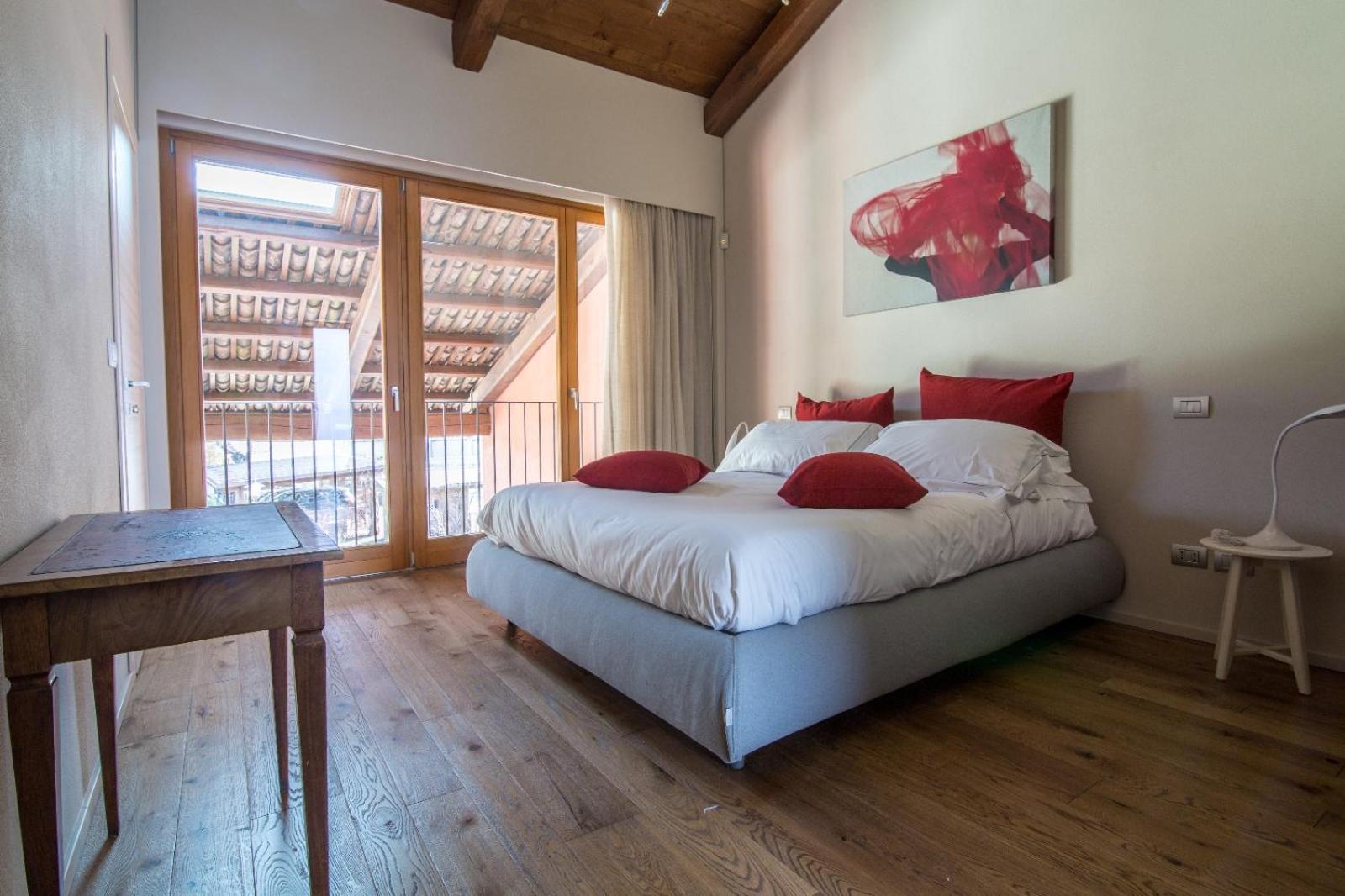 Deluxe Double Room with Extra Bed photo 2
