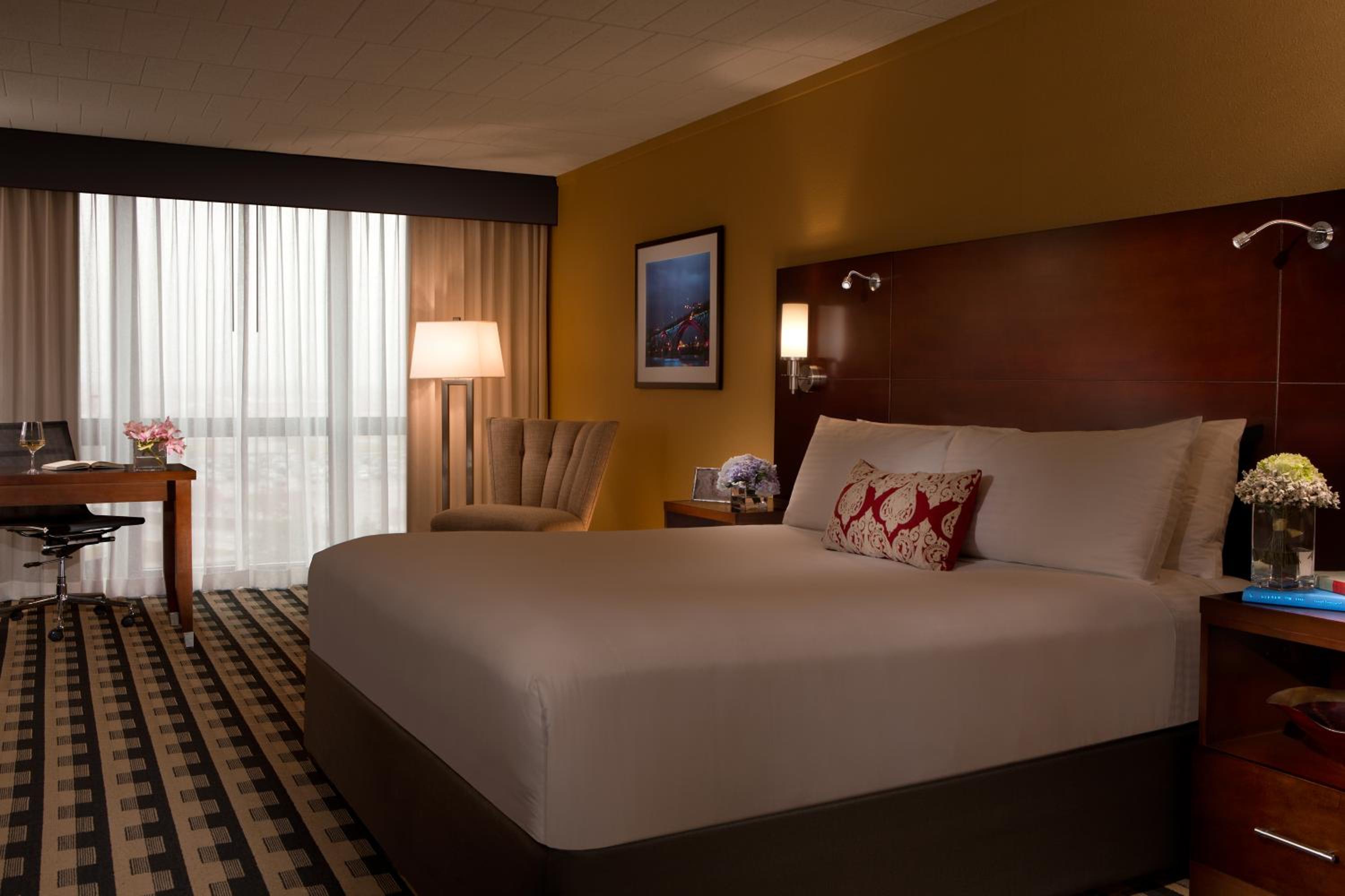 Deluxe King Room - Photo 3