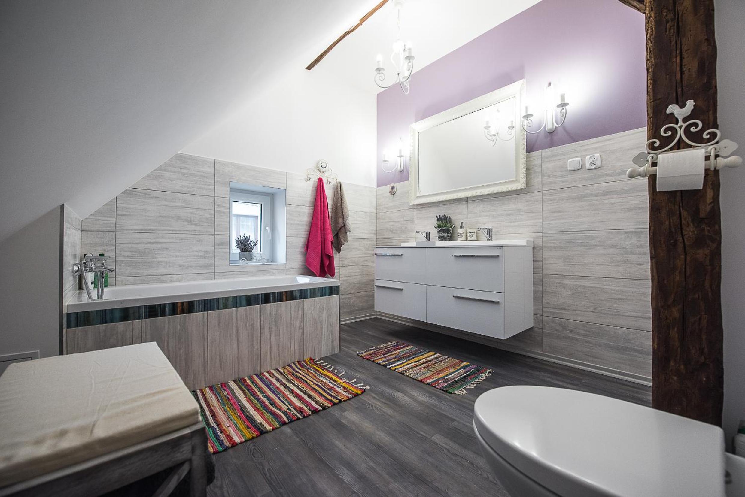 Apartment with Balcony - Photo 7