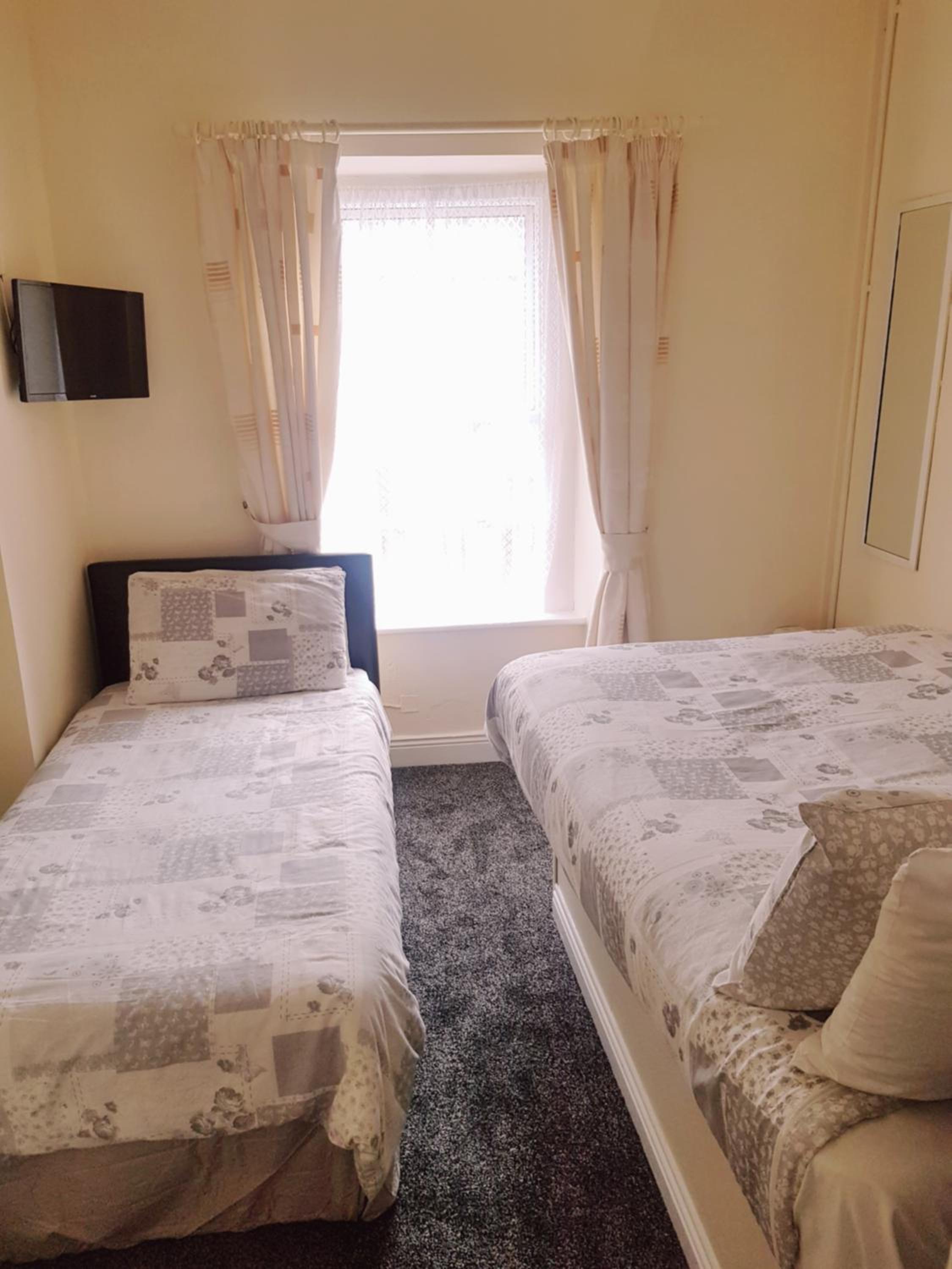 Triple Room with Shower - Photo 6