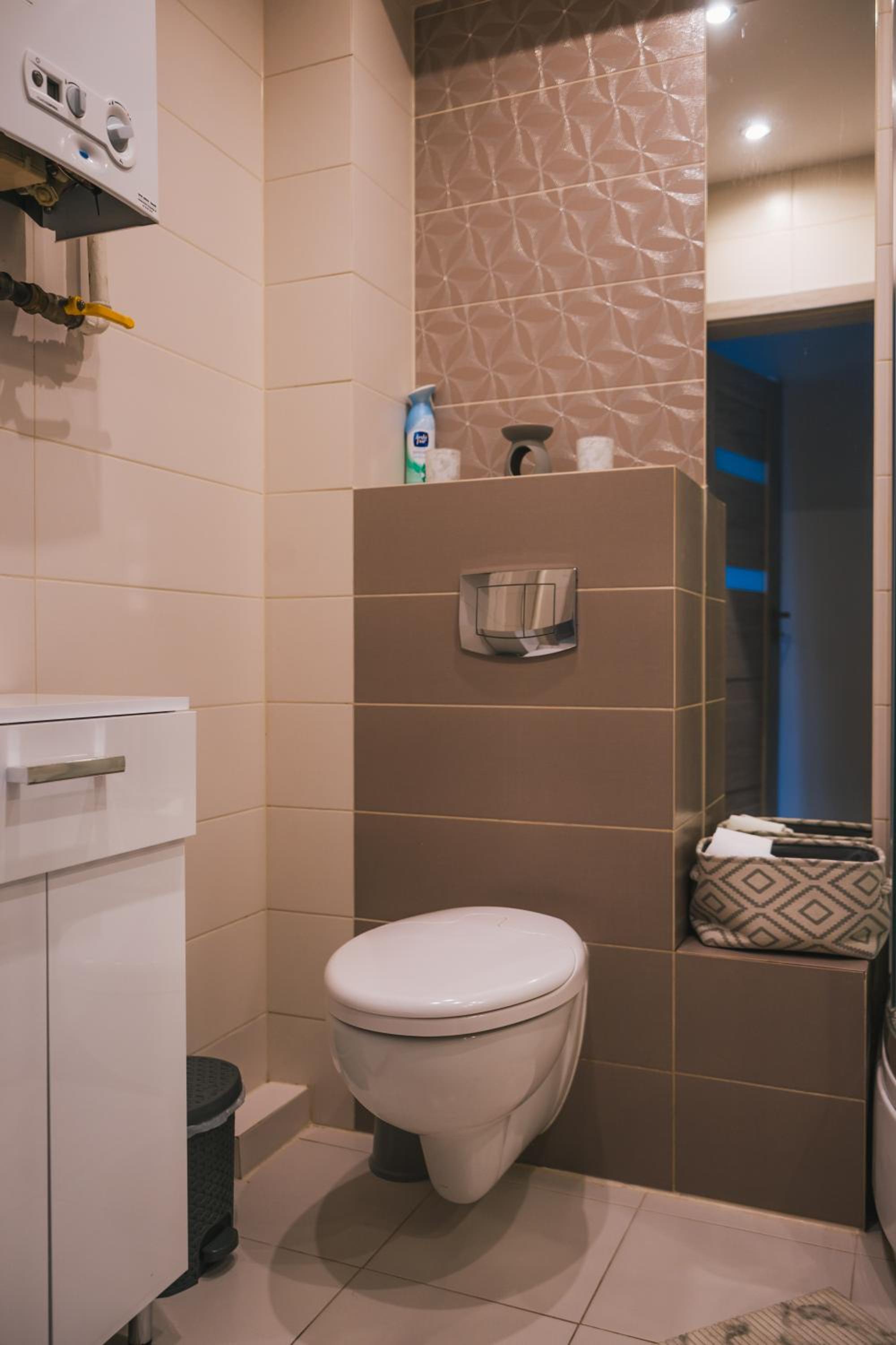 Two-Bedroom Apartment - Photo 18