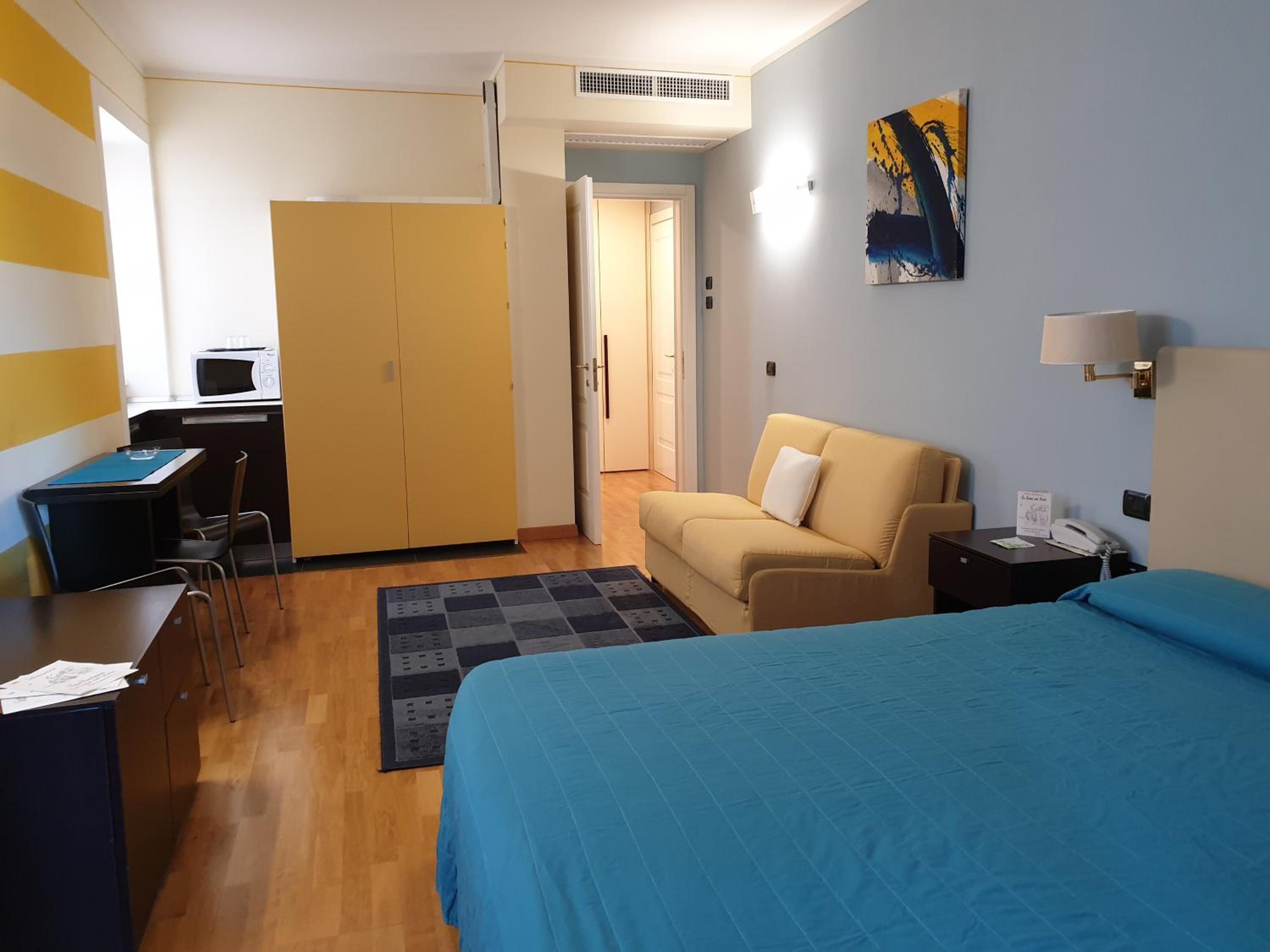 Junior Suite with Partial Lake View