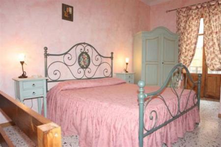 One-Bedroom Apartment - Split Level (2 adults) 