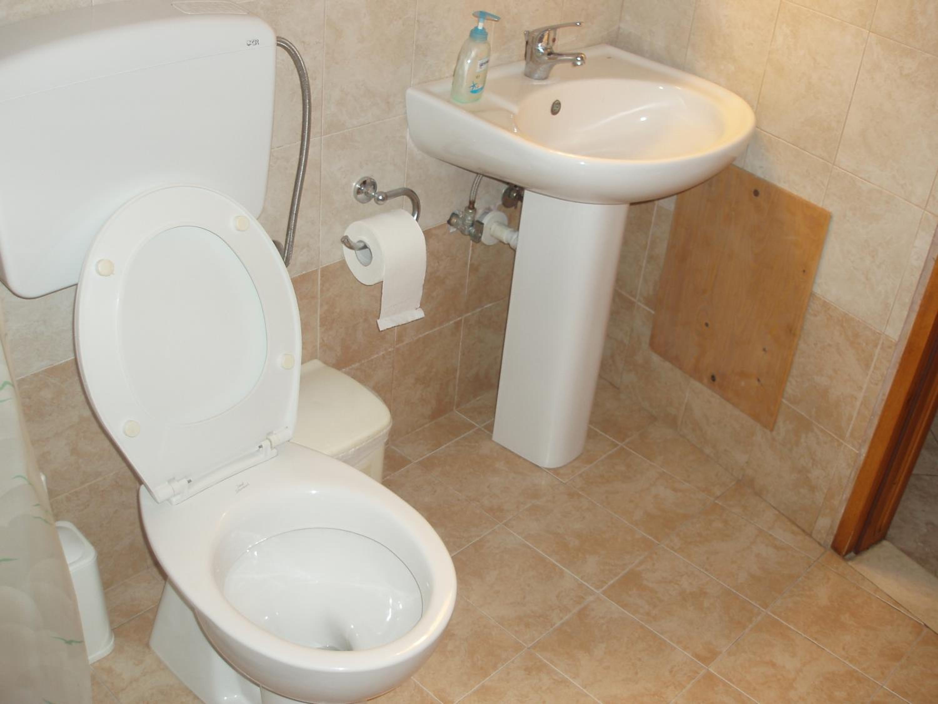 One-Bedroom Apartment - Photo 11