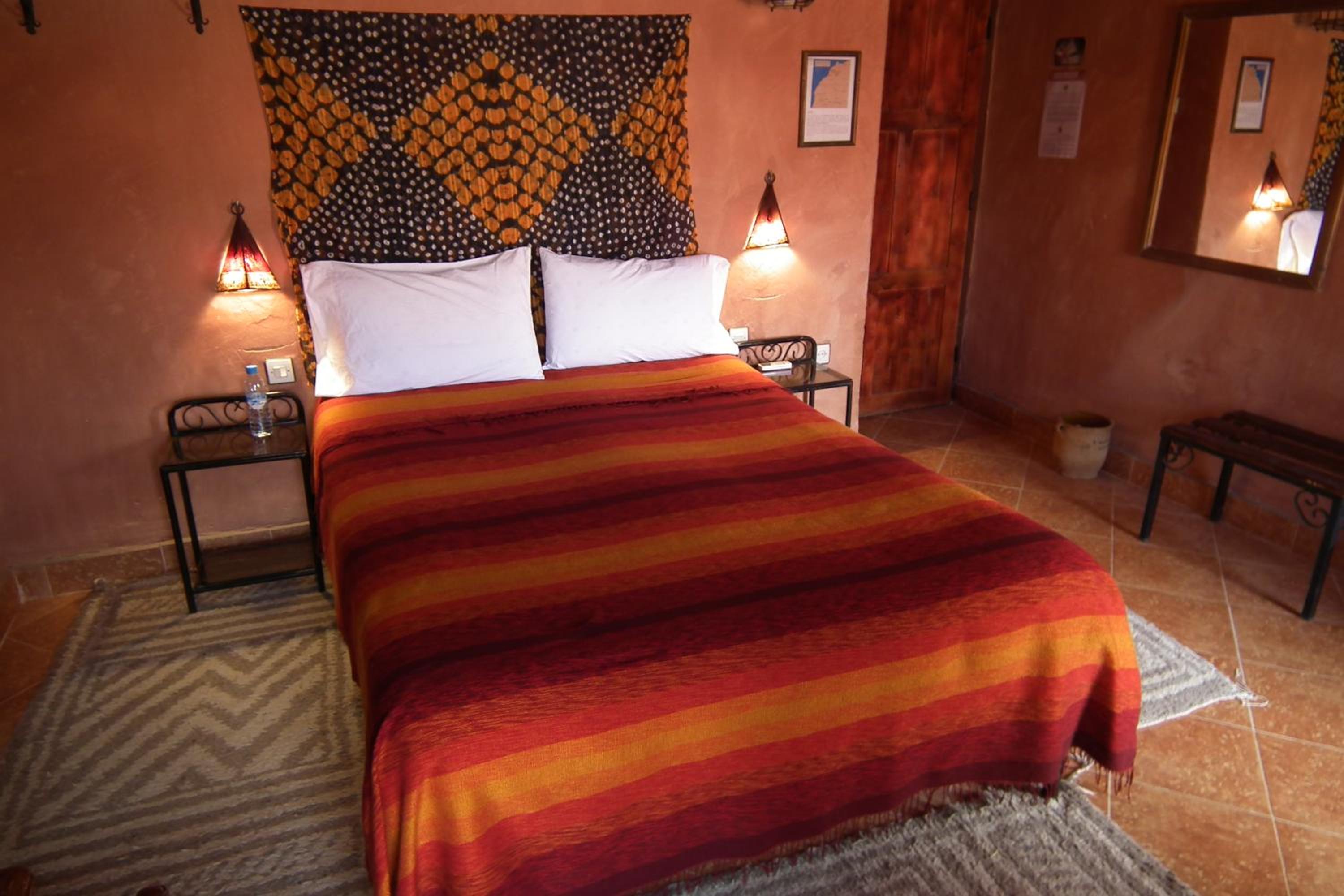 Standard Double Room - Photo 9
