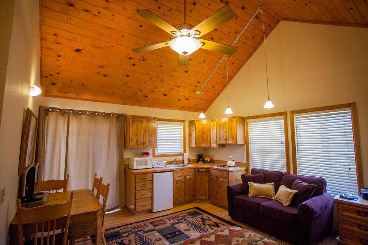 Cottage with Garden View - Photo 8