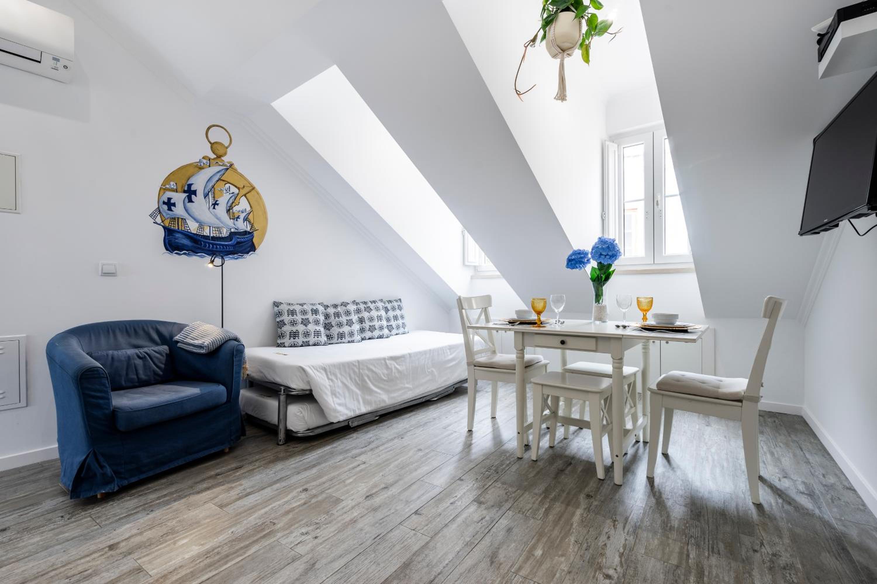 One-Bedroom Apartment with River View photo 1
