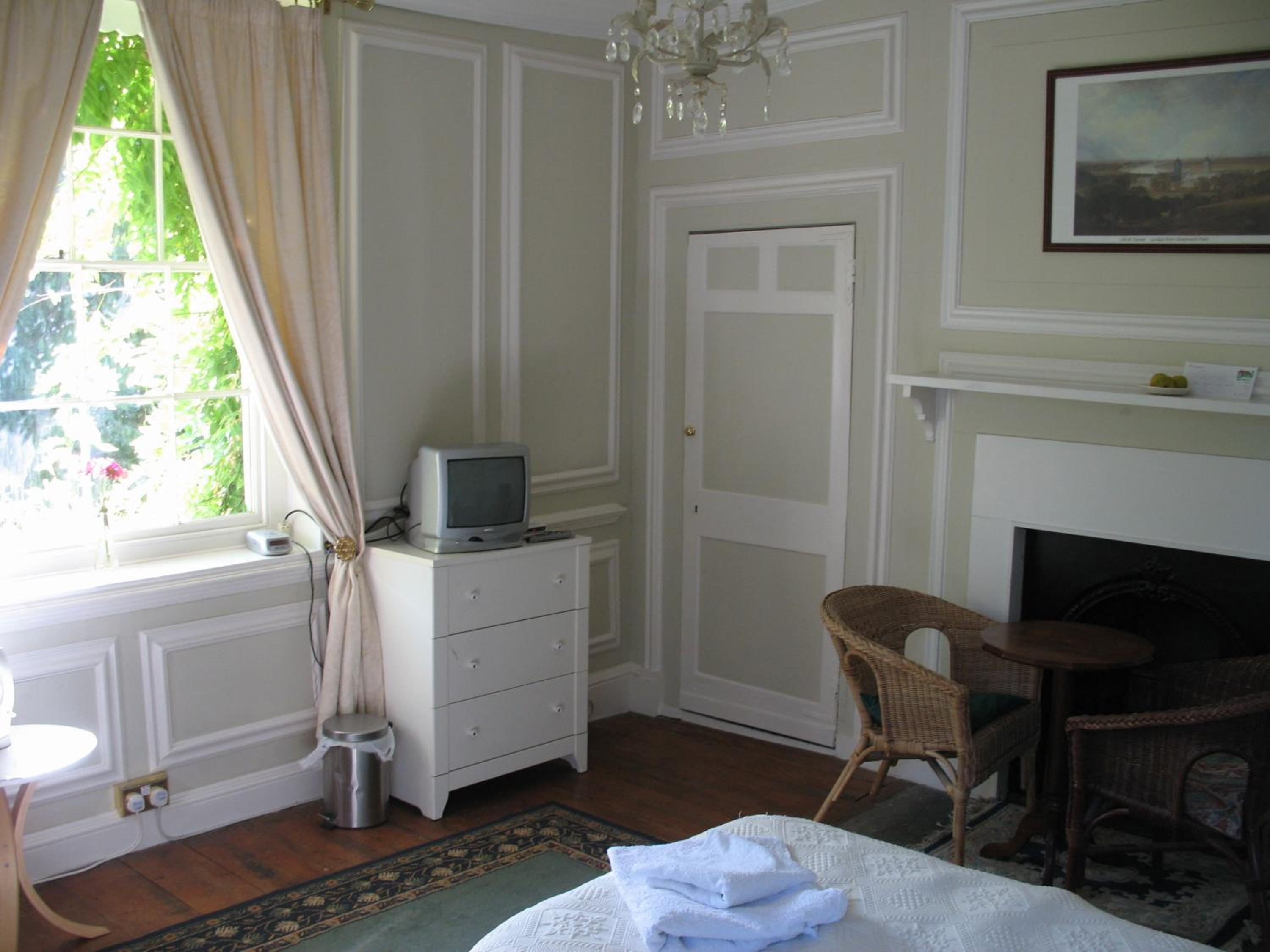 Twin Room With Private External Bathroom photo 3