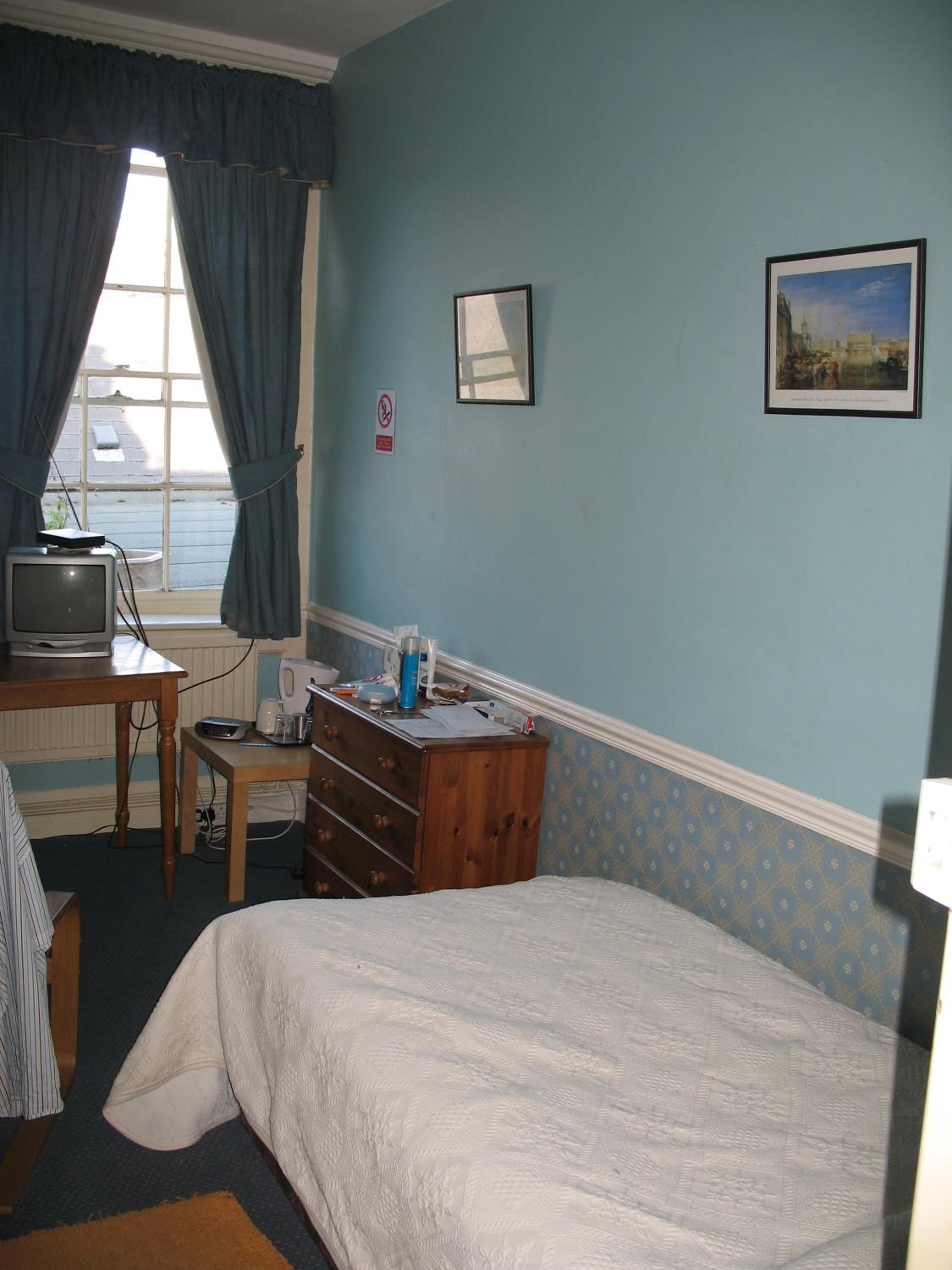 Superior Single Room With Shared Bathroom photo 1