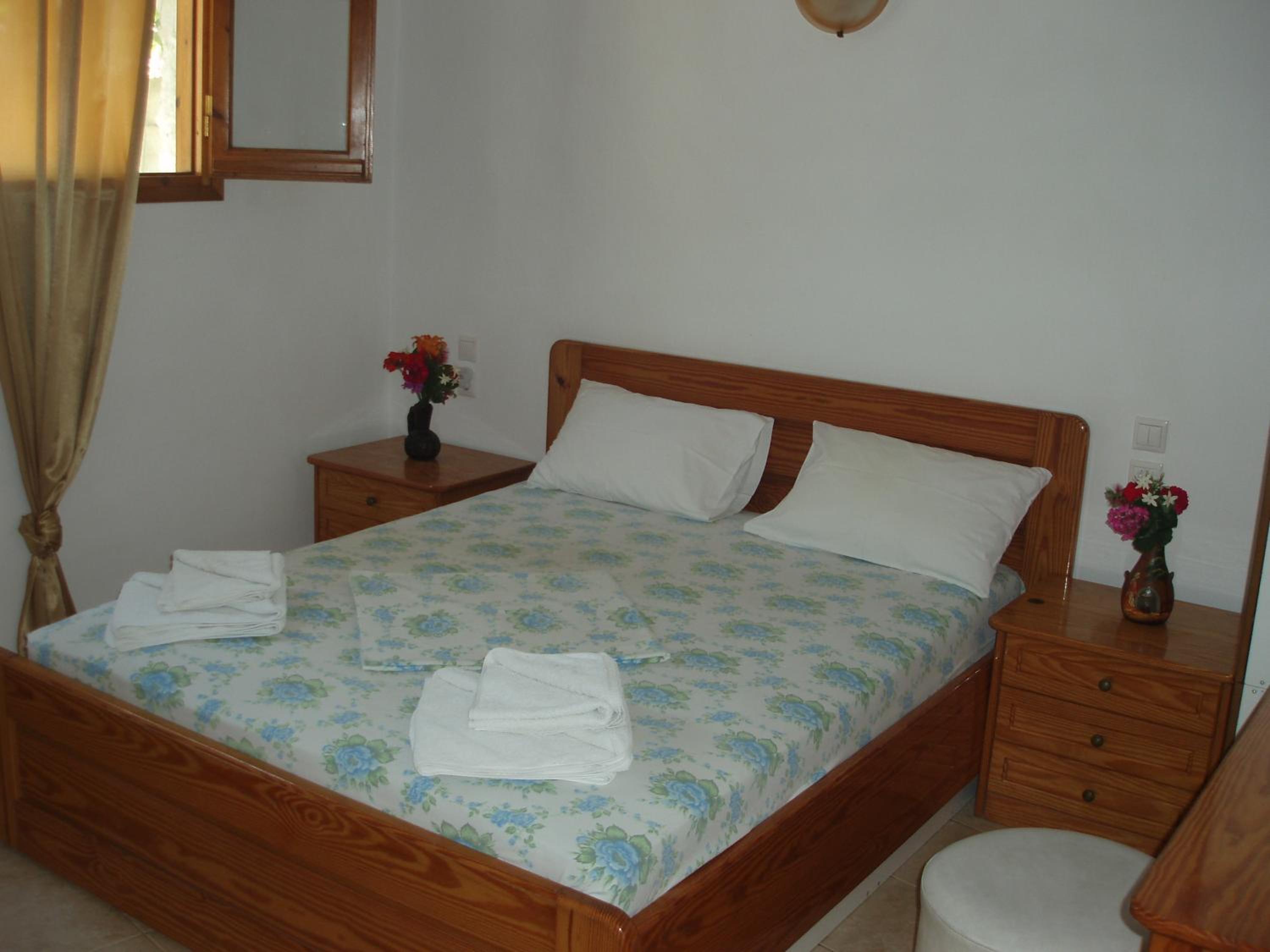 One-Bedroom Apartment - Photo 1