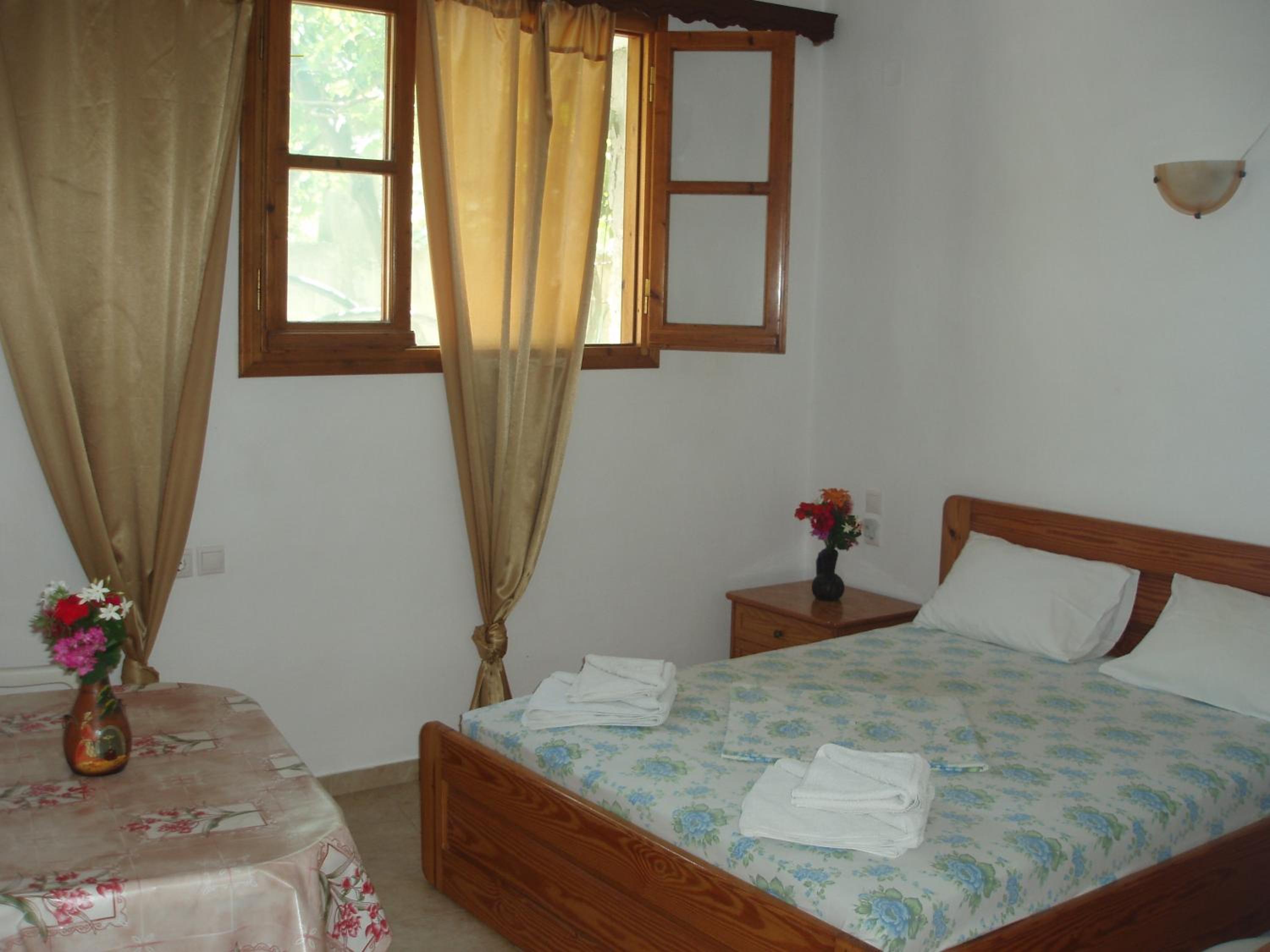 One-Bedroom Apartment - Photo 3