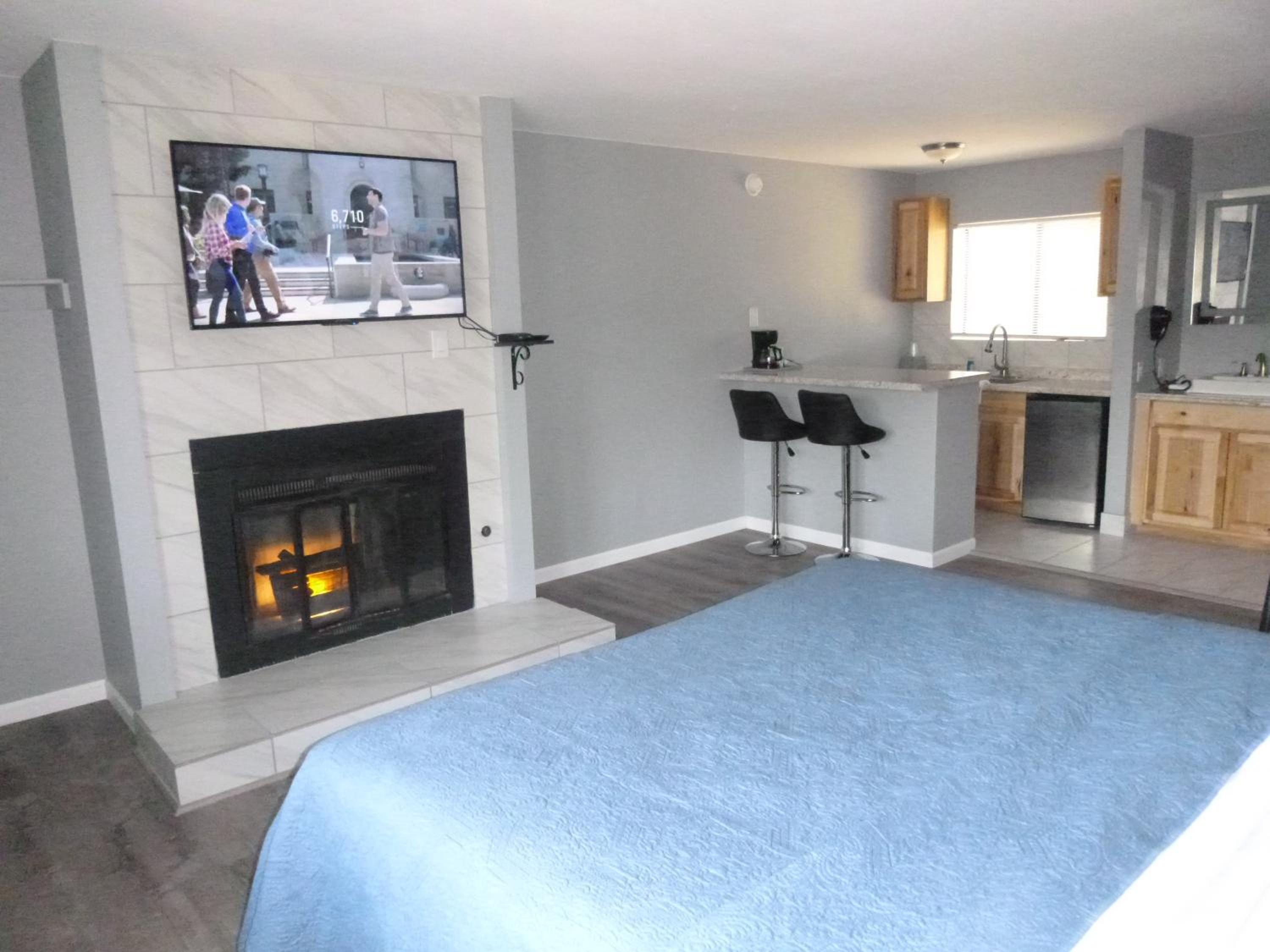 Deluxe King Room photo 1