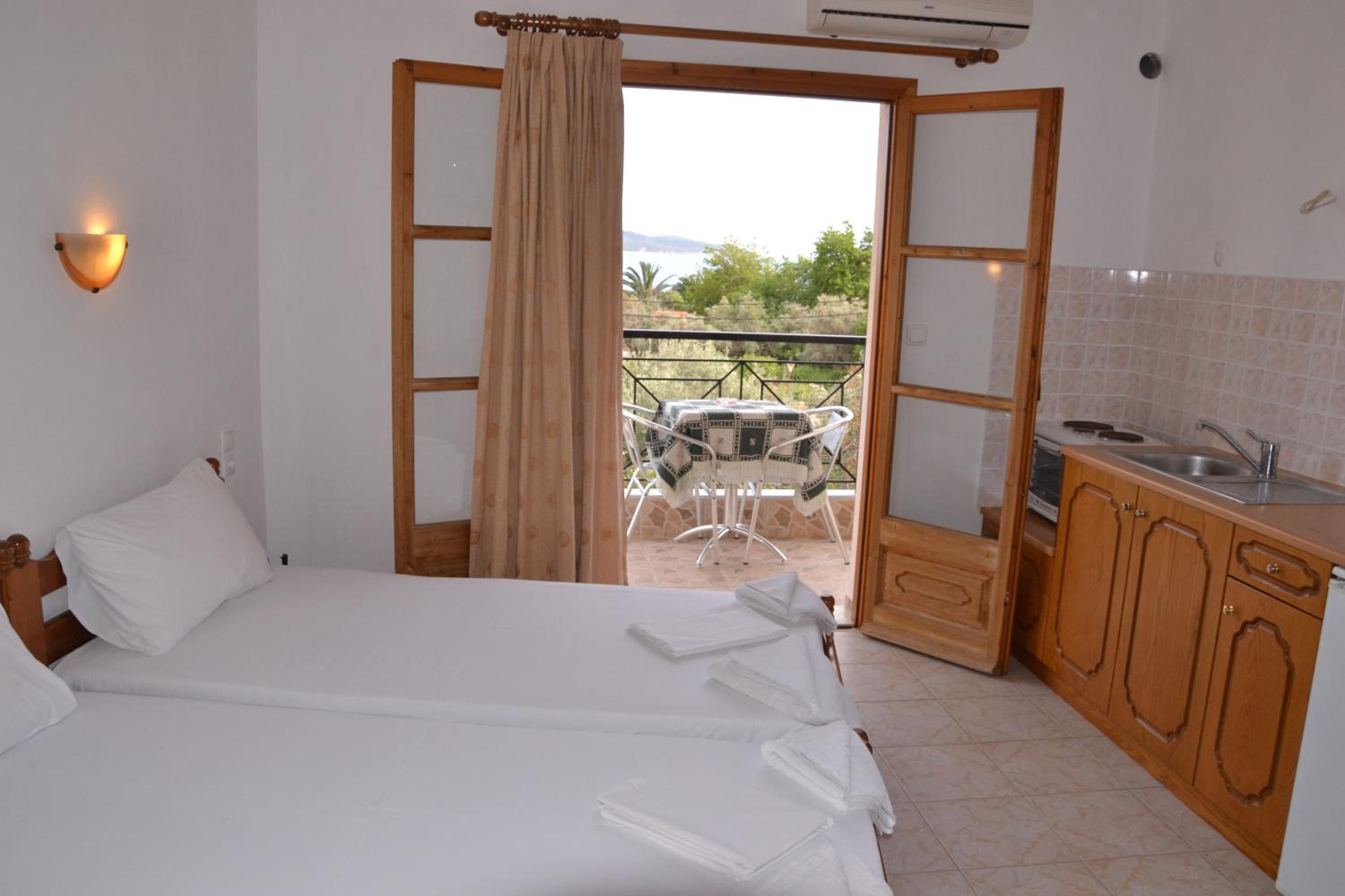 Studio with Sea View - Photo 18