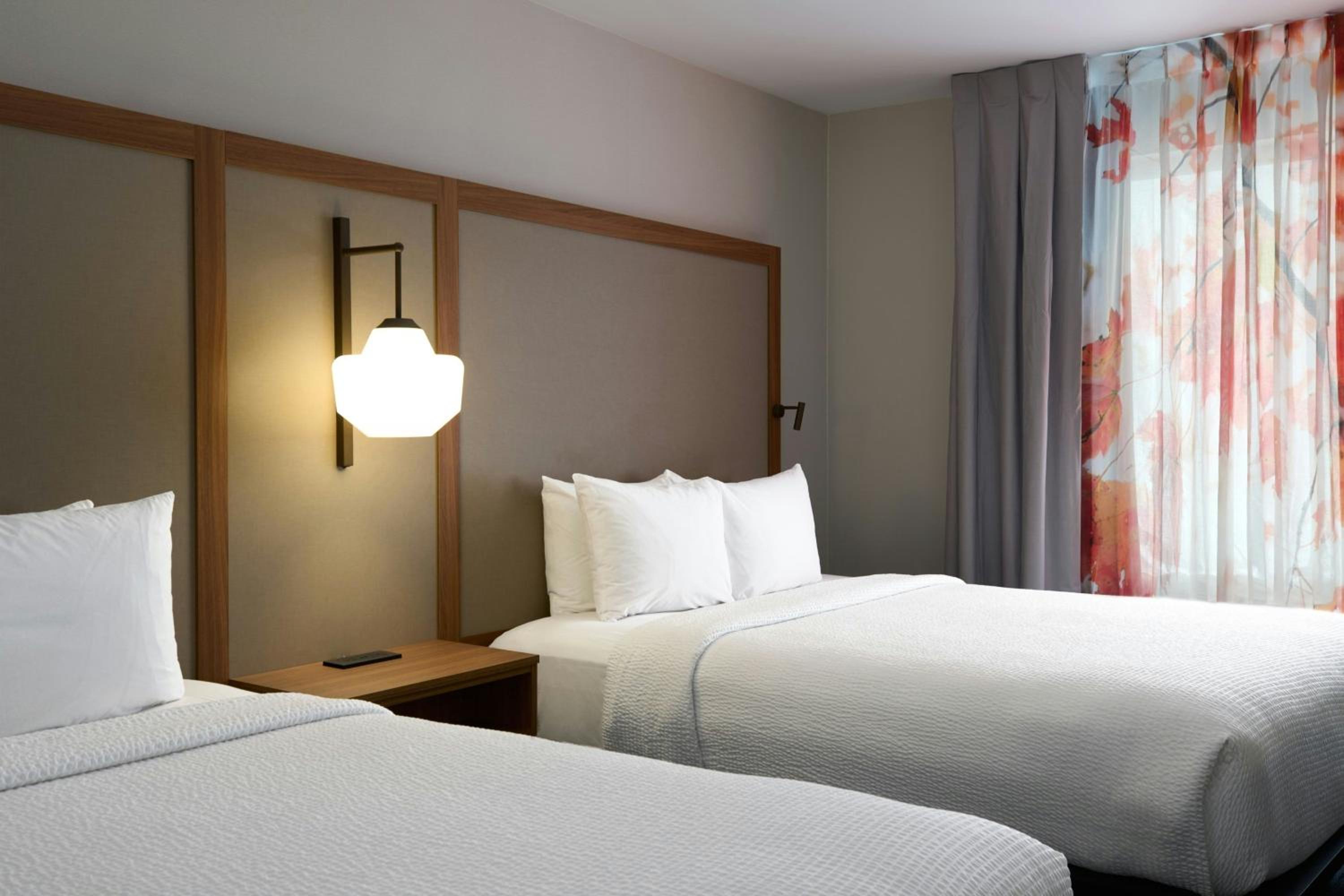 Queen Room with Two Queen Beds and Bathtub - Mobility Access/Hearing Accessible