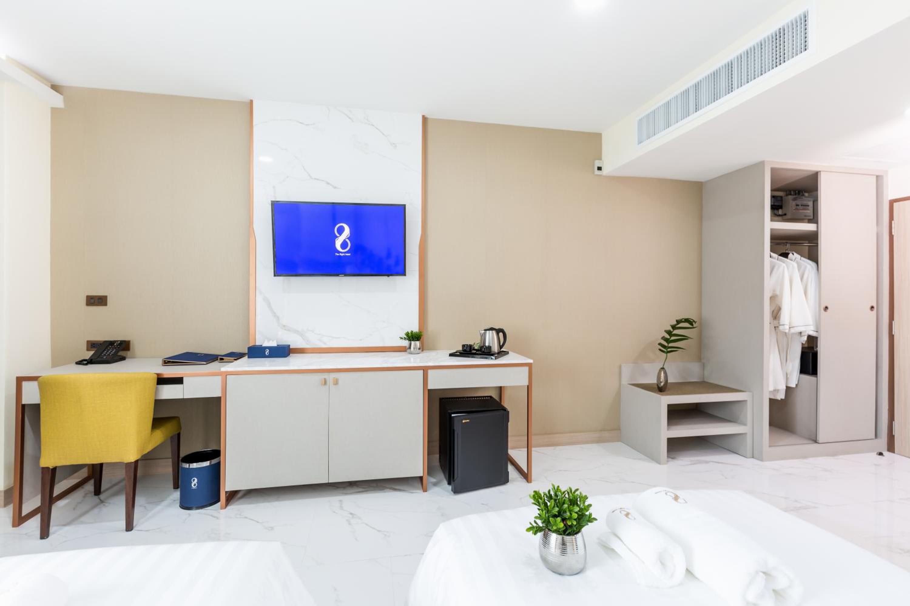 Deluxe Suite Twin photo 3