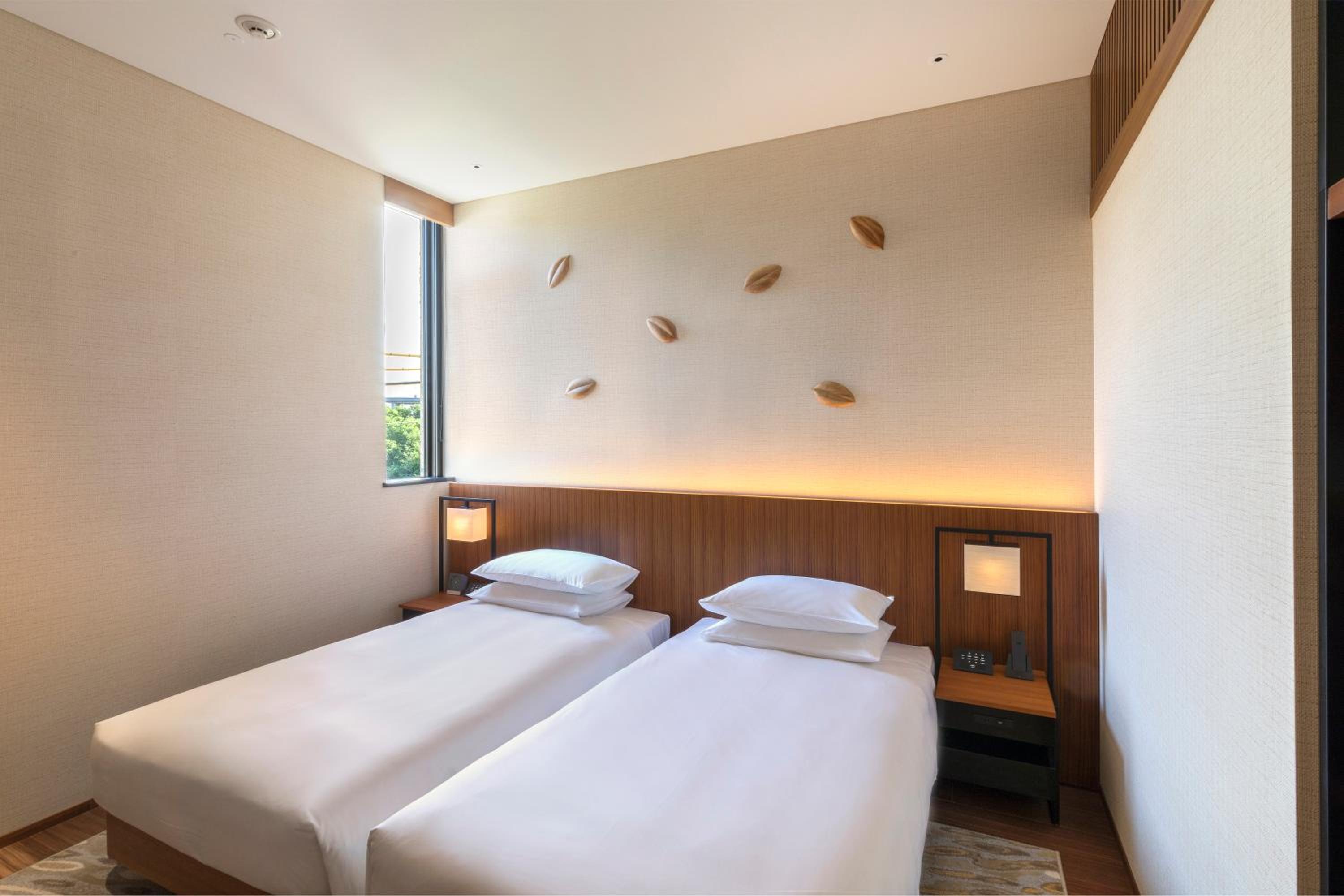 Two-Bedroom Beach House with One King Bed or Two Single Beds - Photo 4