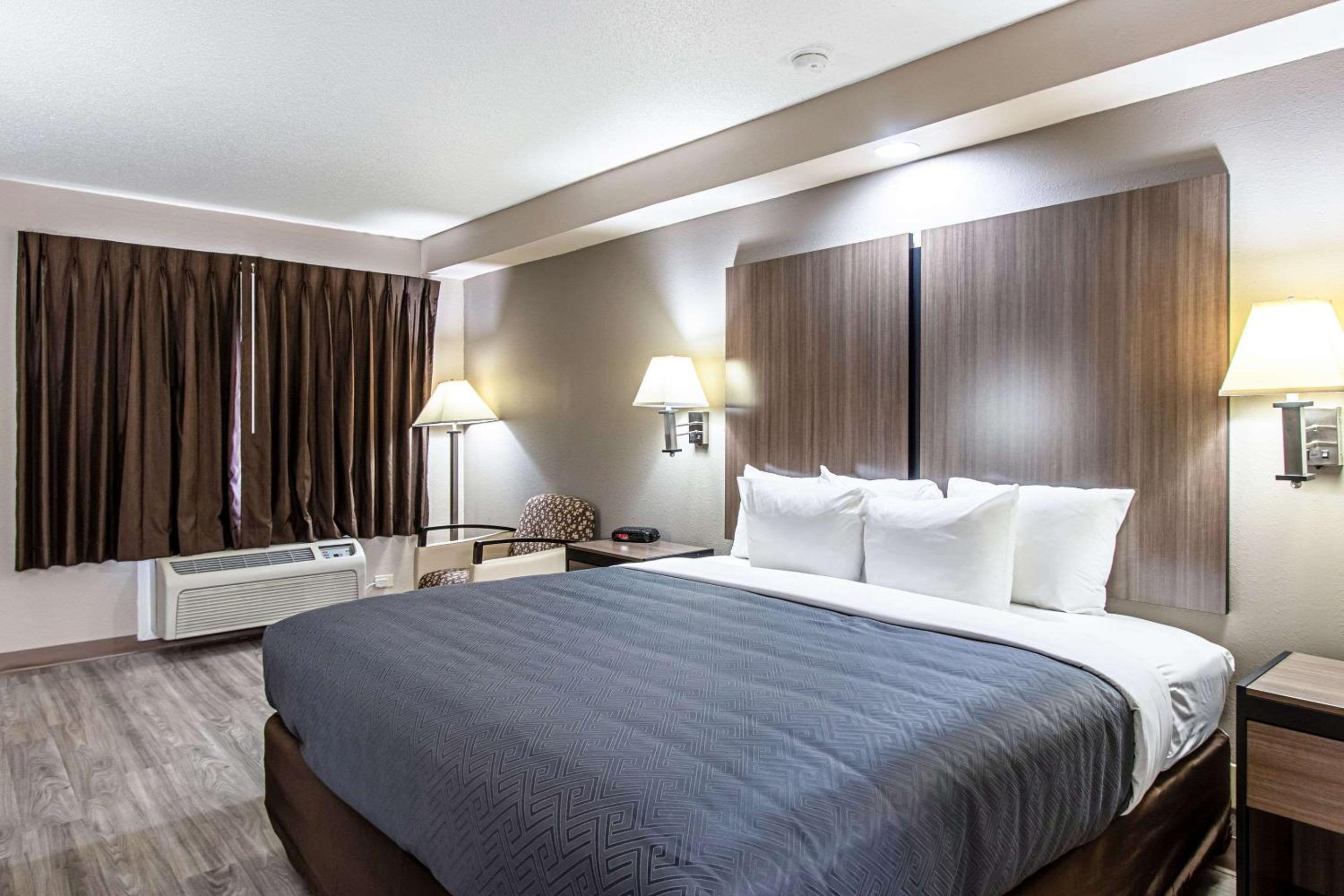 Business King Room  - Non-Smoking - Photo 4