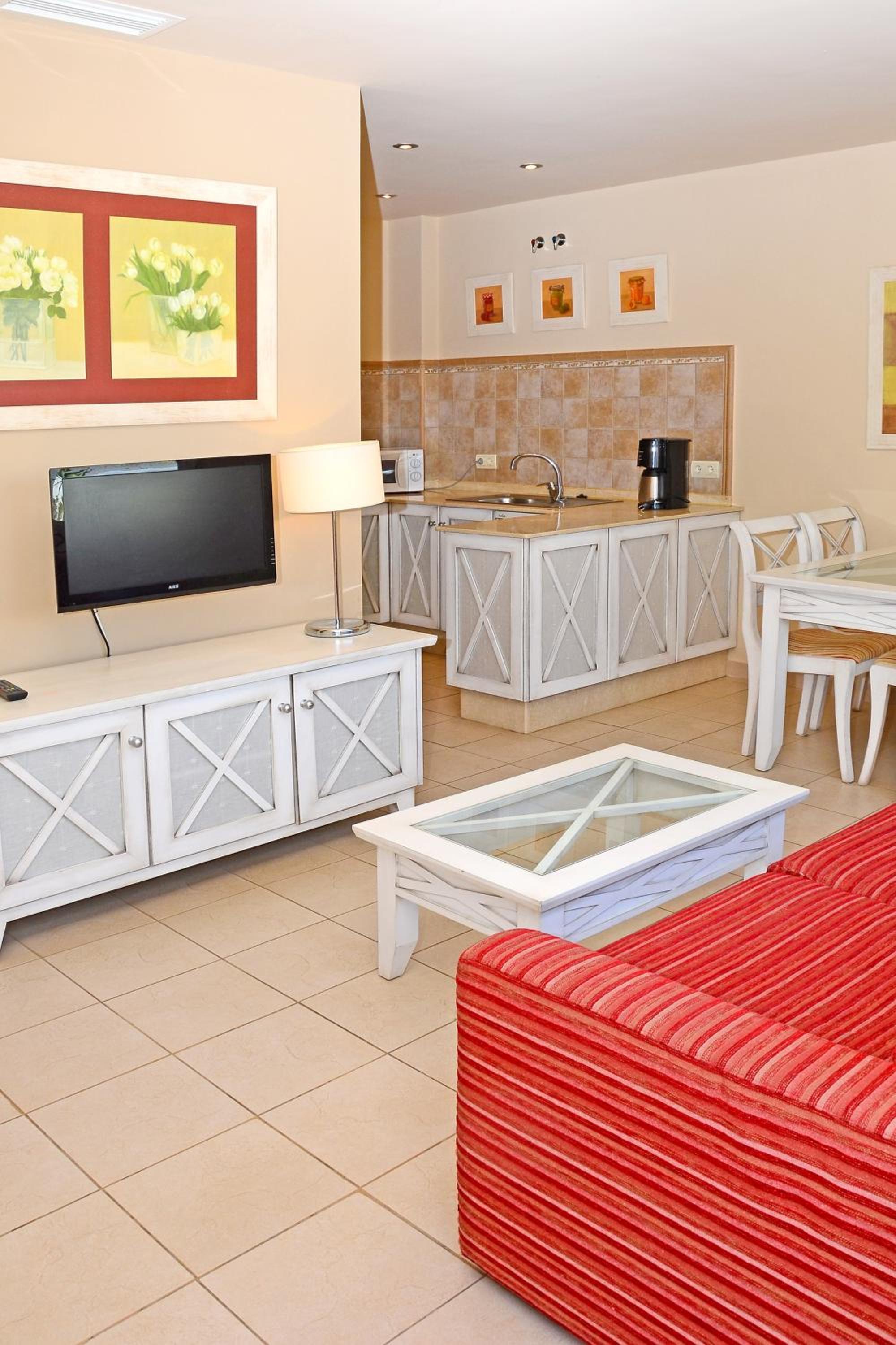 Superior One-Bedroom Apartment with Terrace (3 Adults)