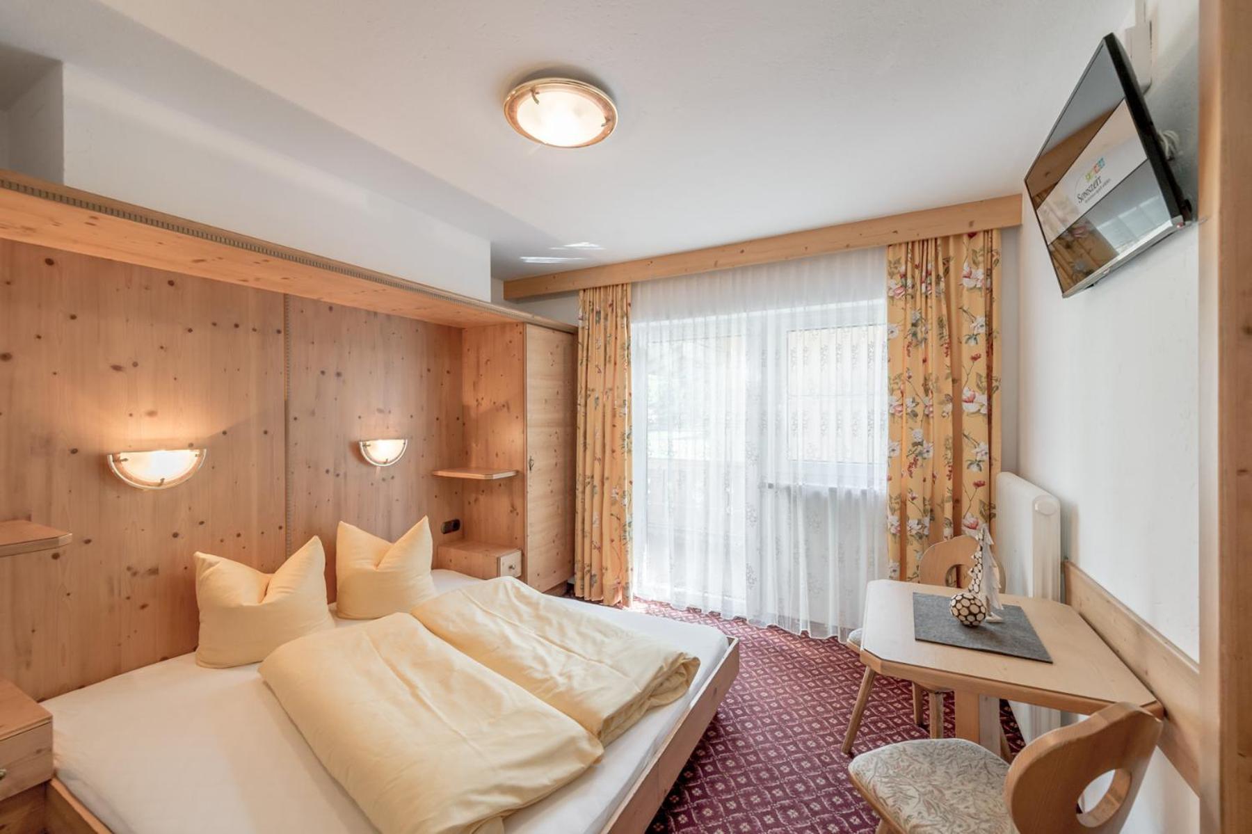 Four-Bedroom Apartment With Balcony 