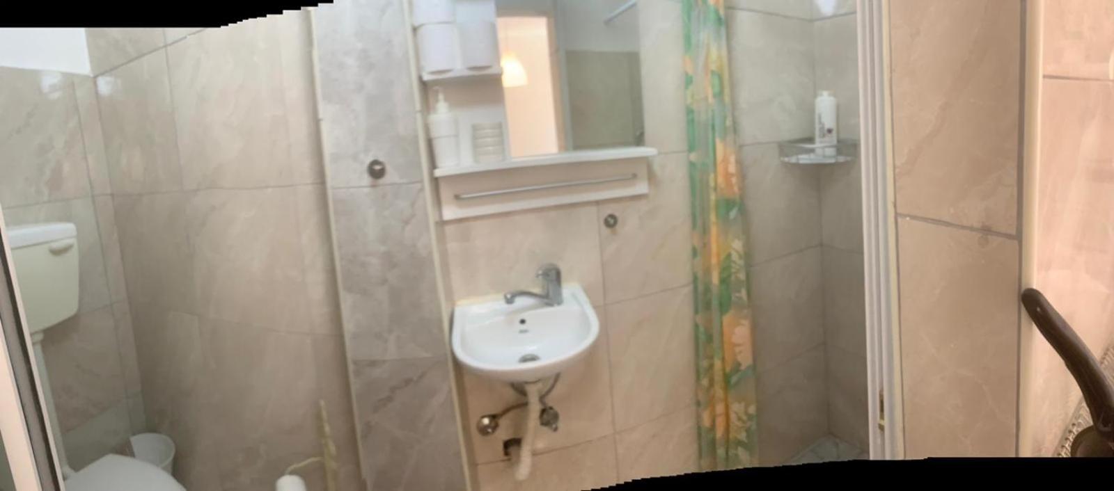 Standard Double or Twin Room - Photo 6