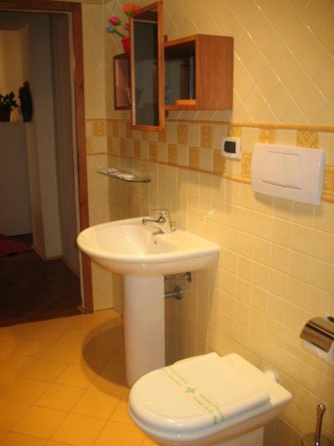 One-Bedroom Apartment (4 Adults) photo 2