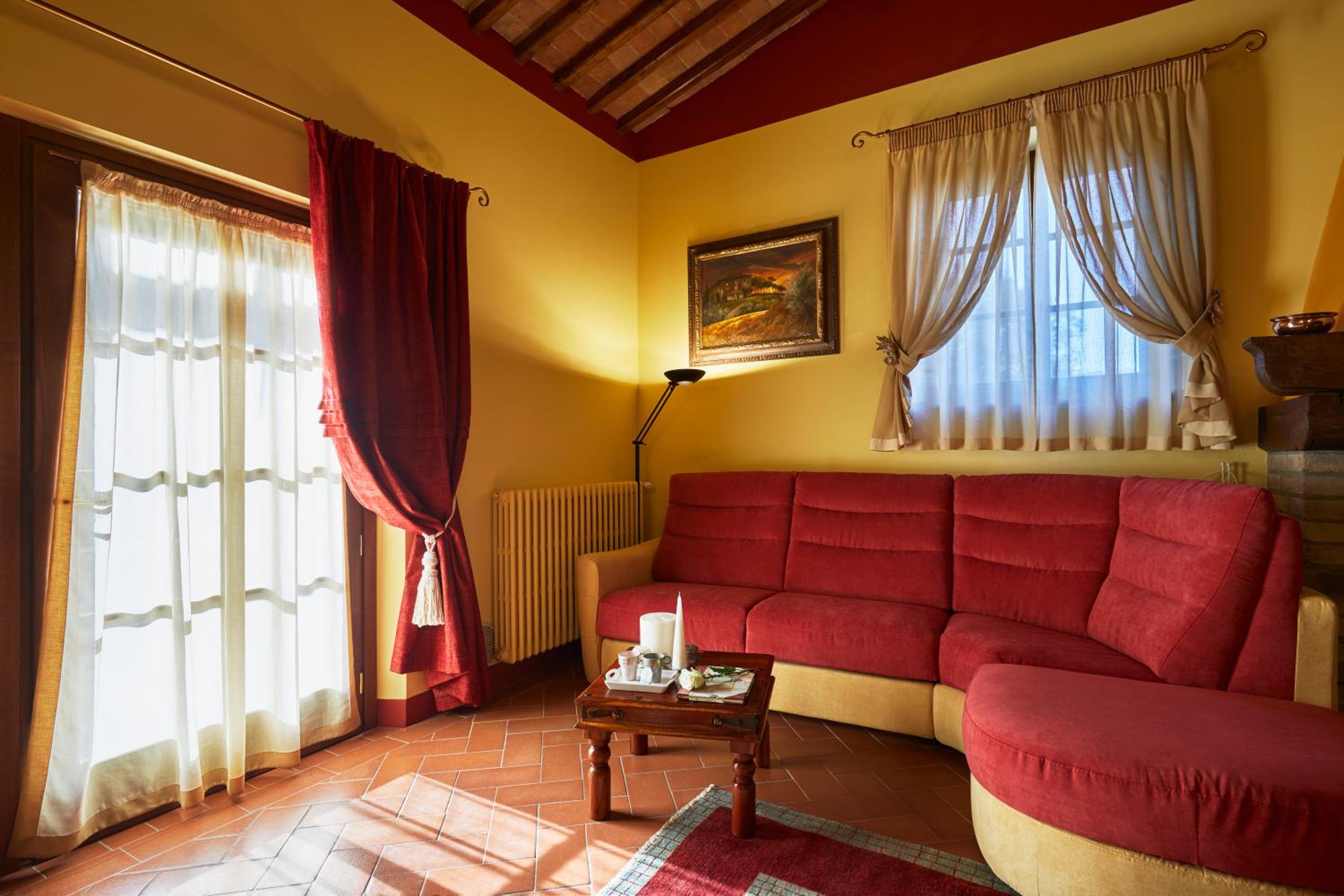 One-Bedroom Apartment with Balcony photo 1