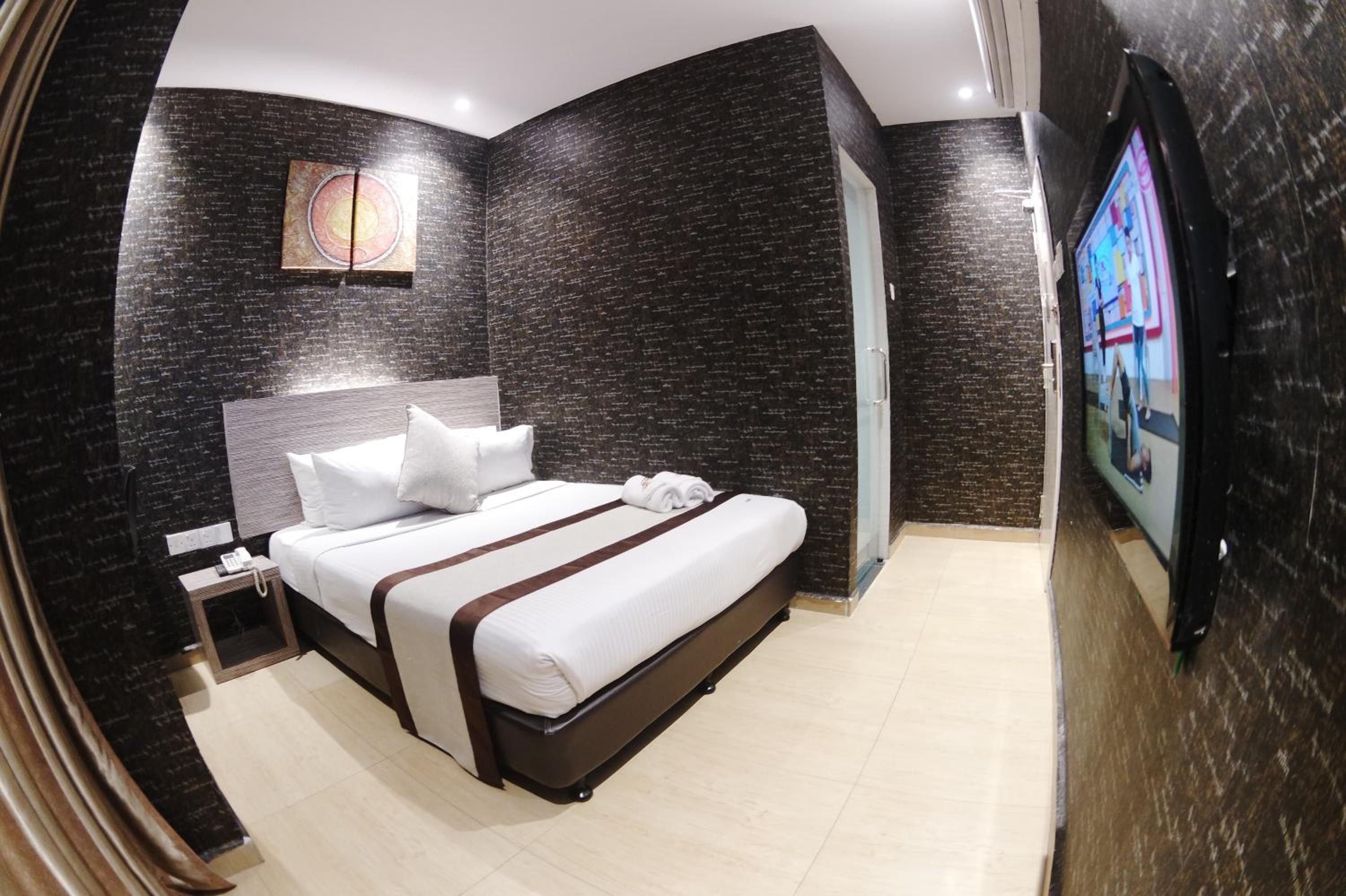 Standard Double Room photo 2
