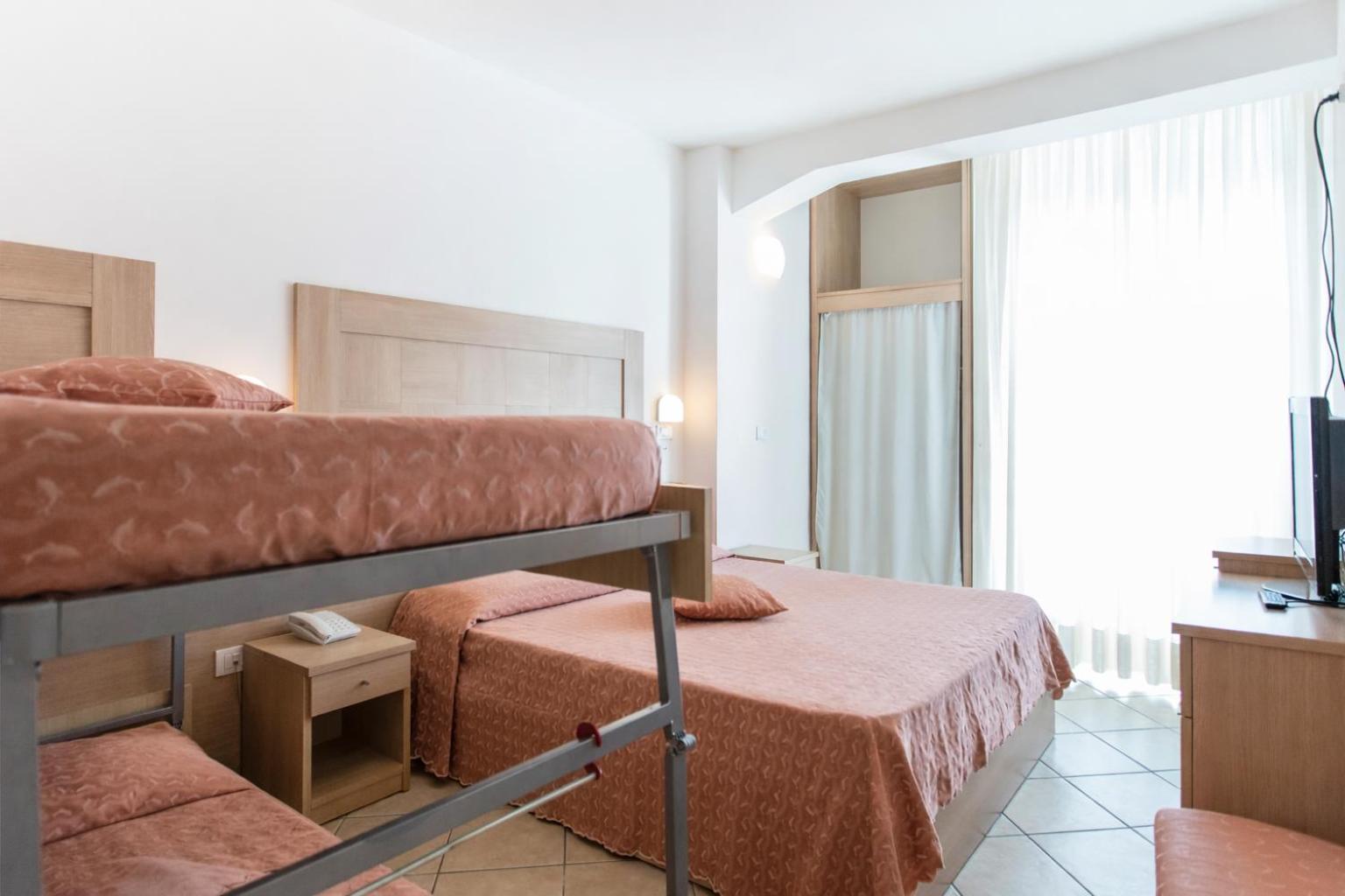 Quadruple Room with Sea View
