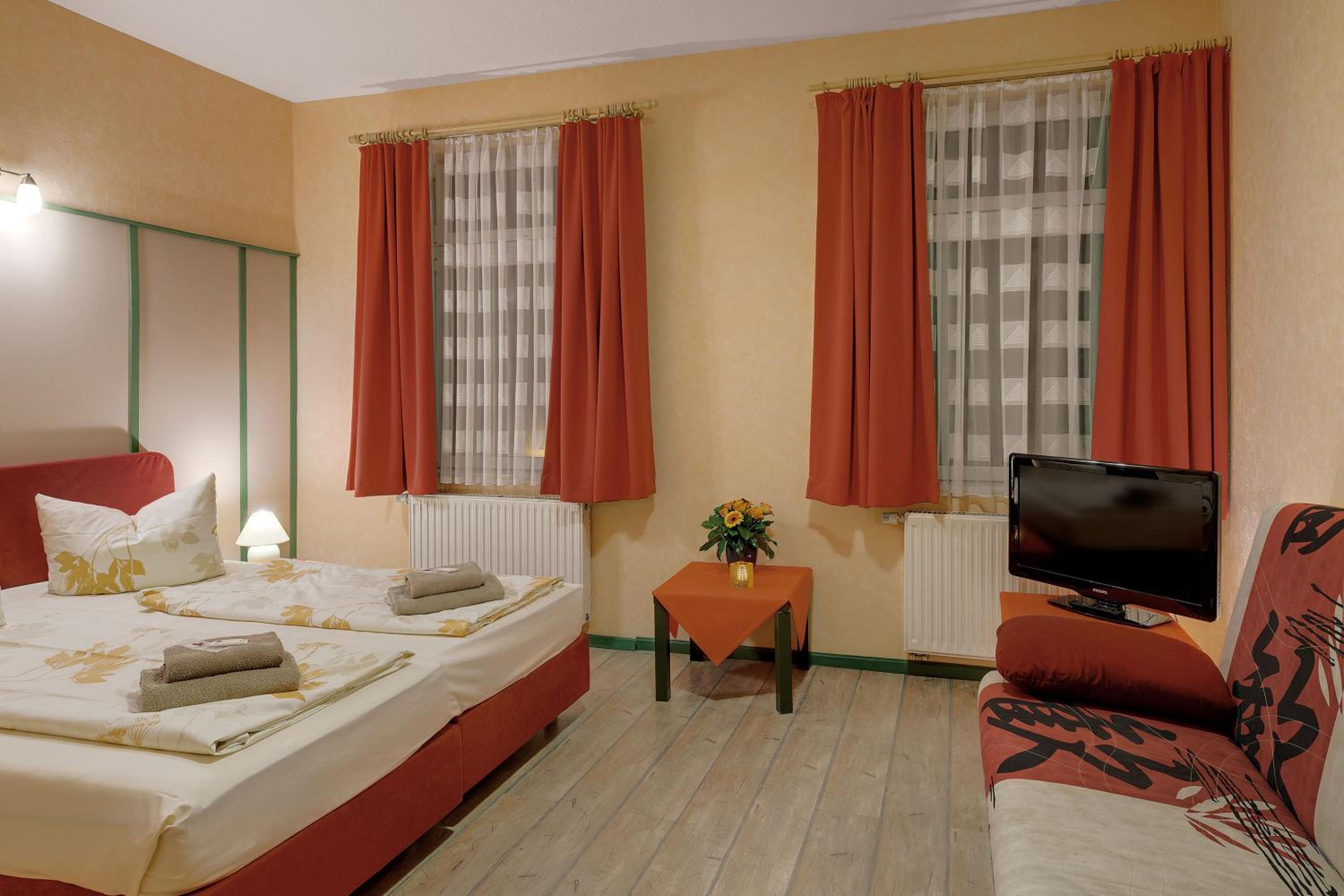 Standard Double Room - Photo 5