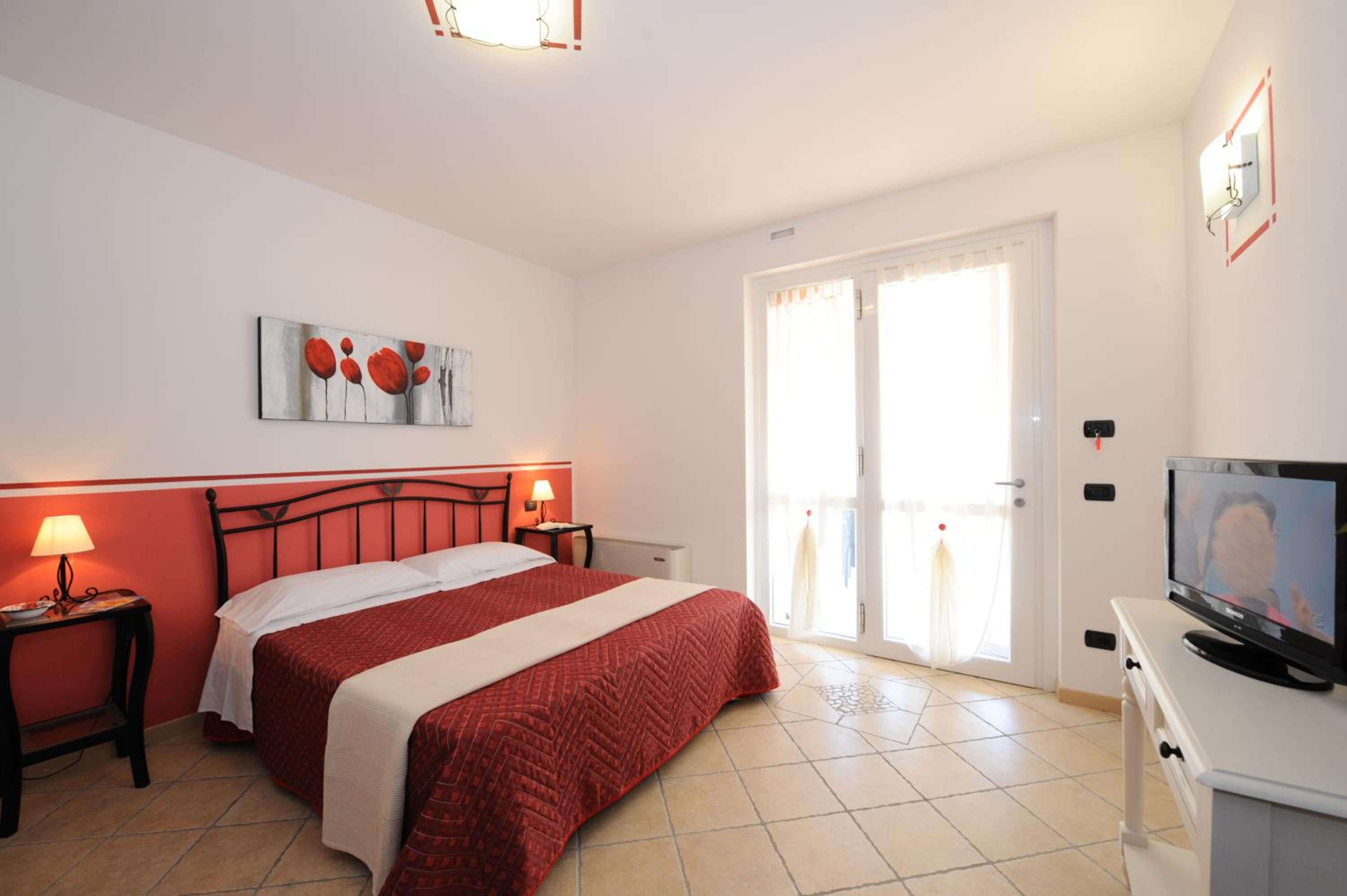 Double or Twin Room - Photo 2