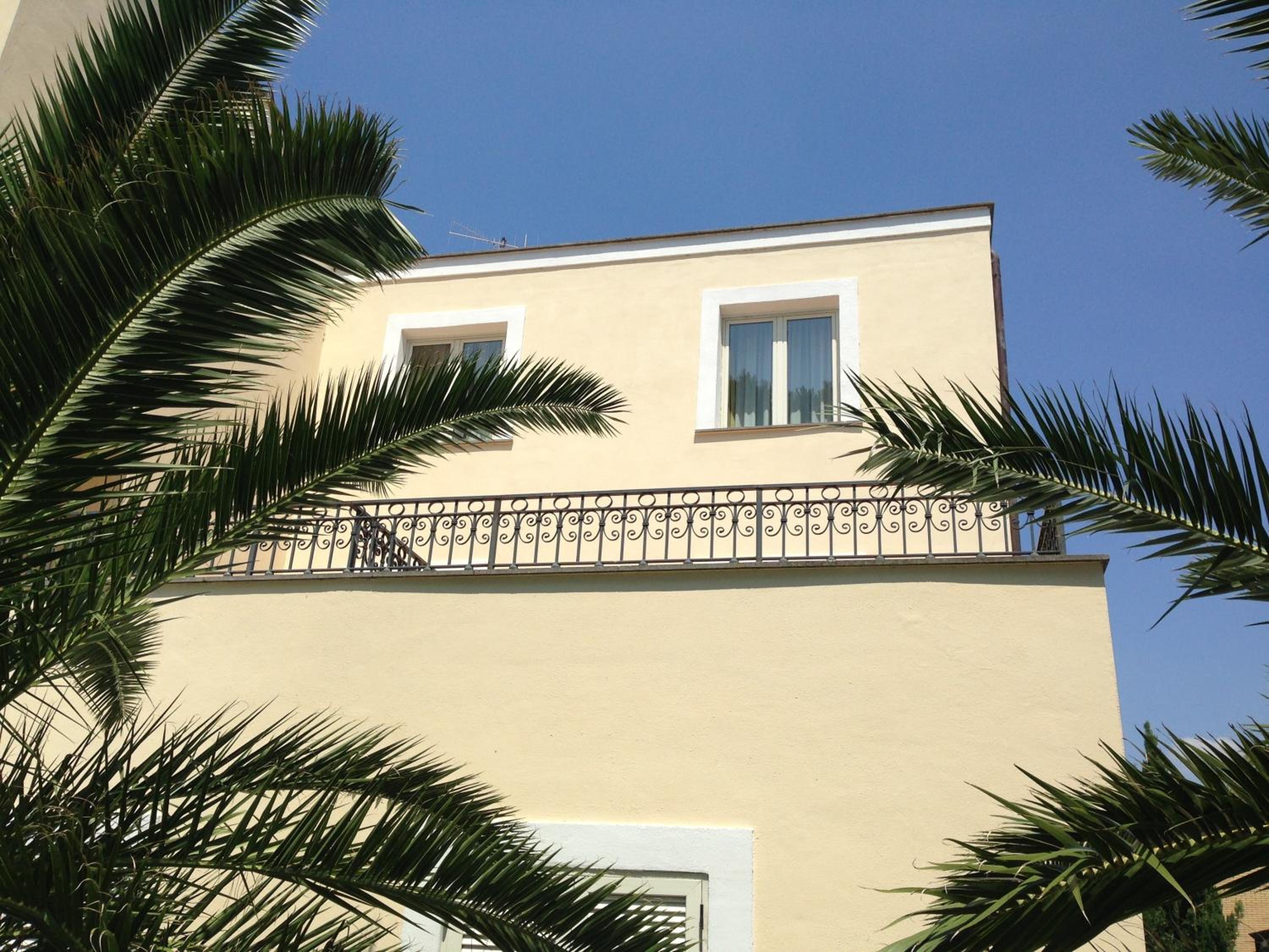 Superior Double Room with Balcony and Lake View - Photo 9