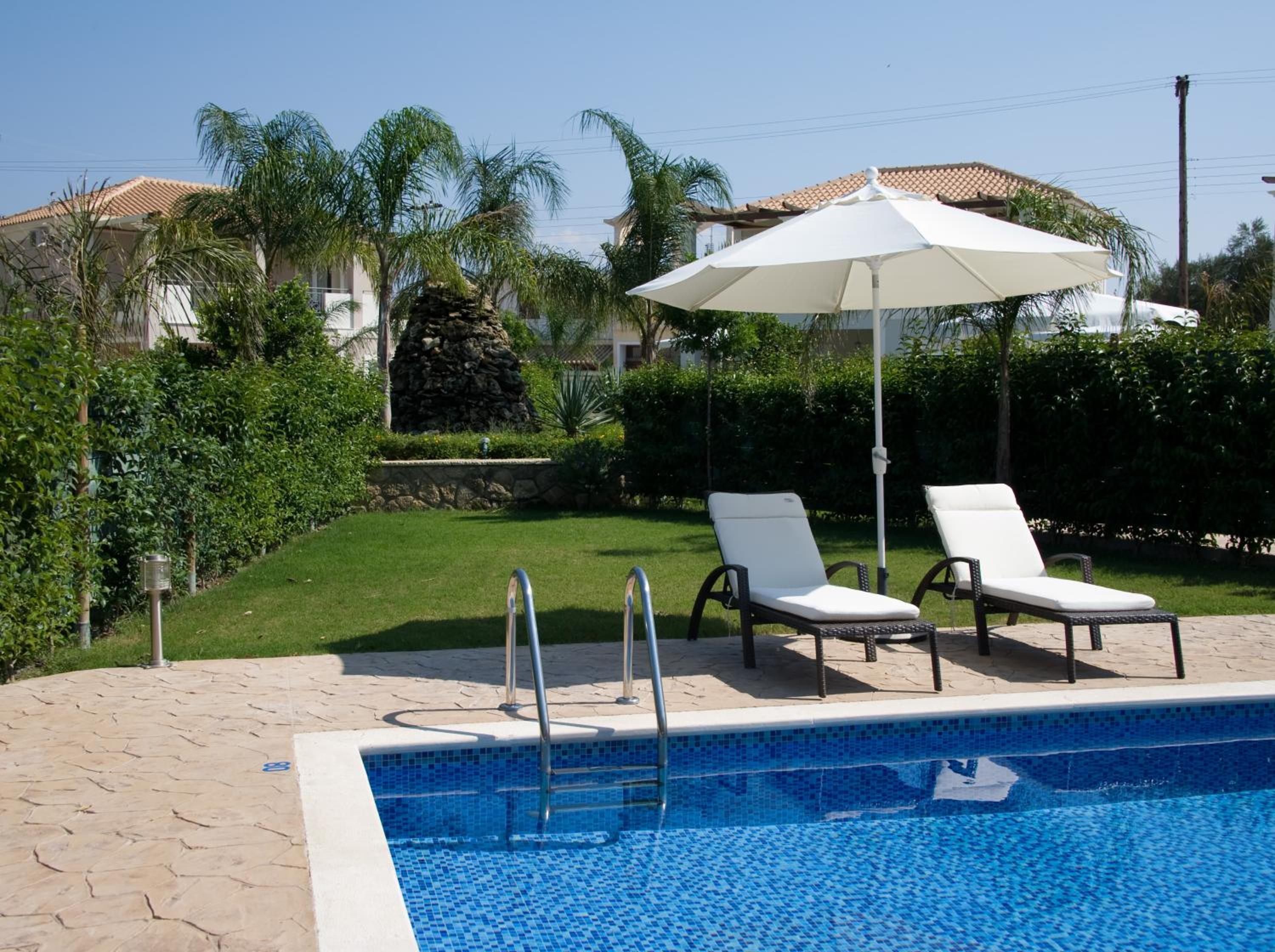 Three-Bedroom Villa - Photo 12