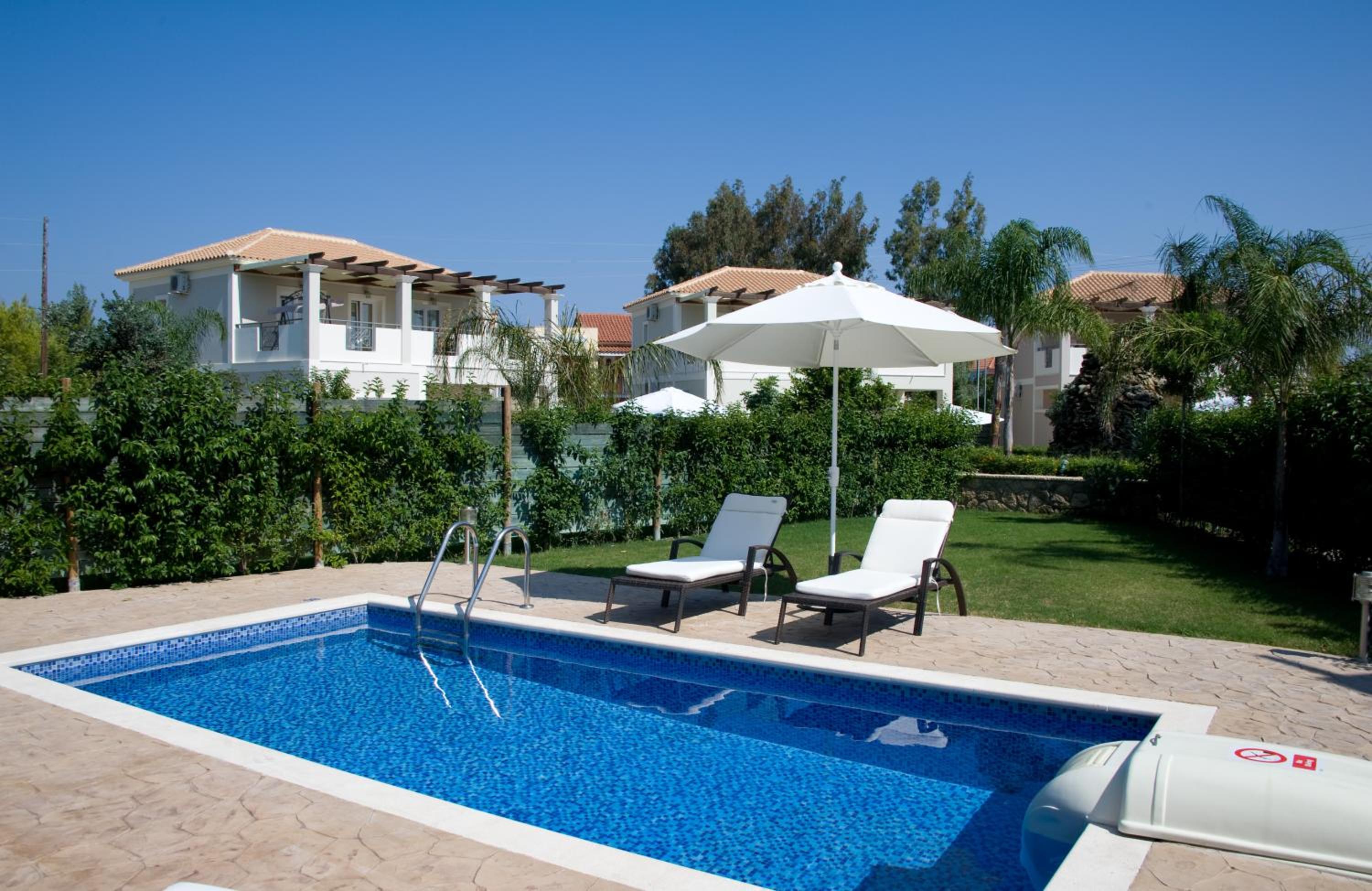Three-Bedroom Villa - Photo 11