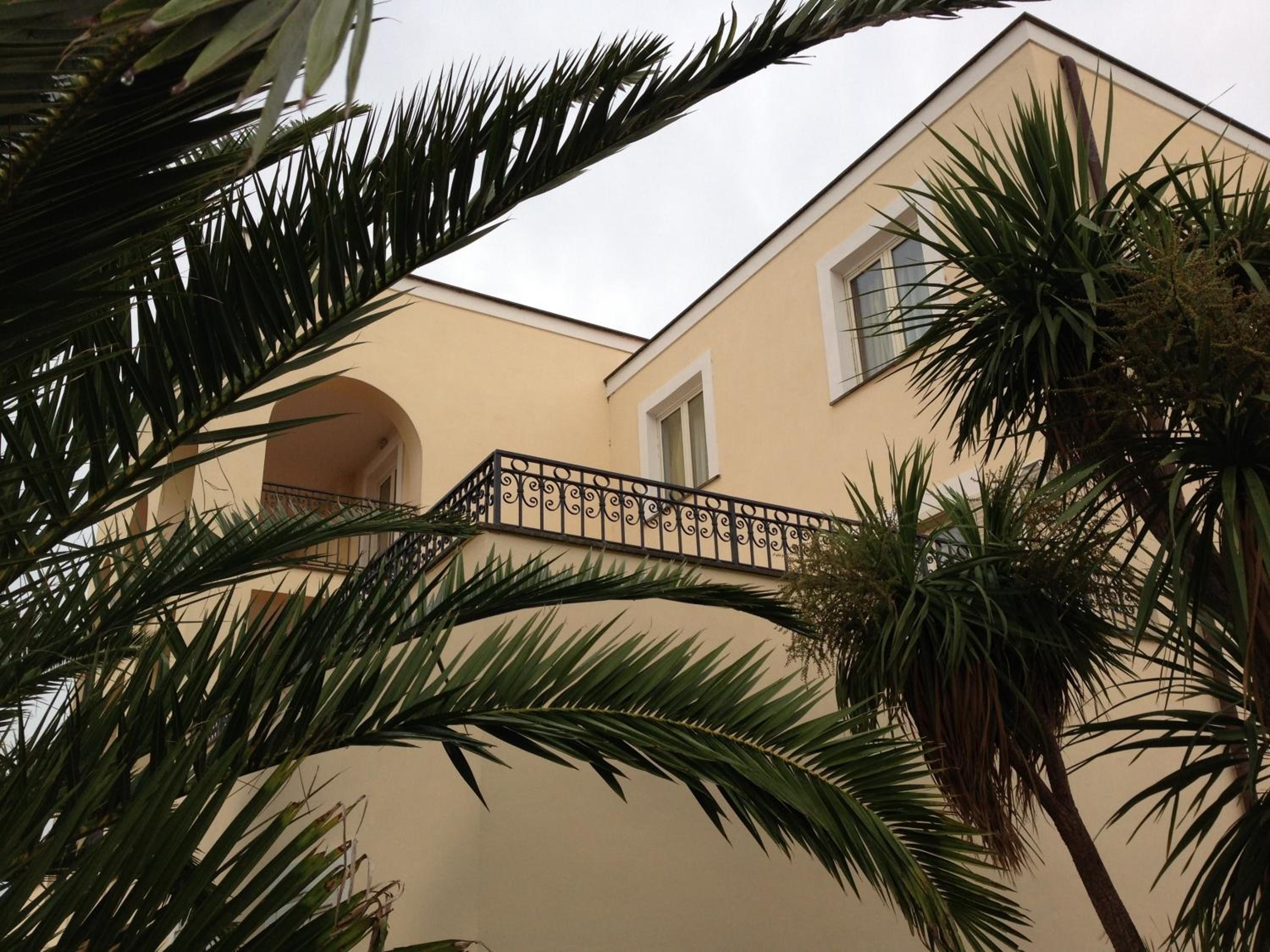 Superior Double Room with Balcony and Lake View - Photo 11