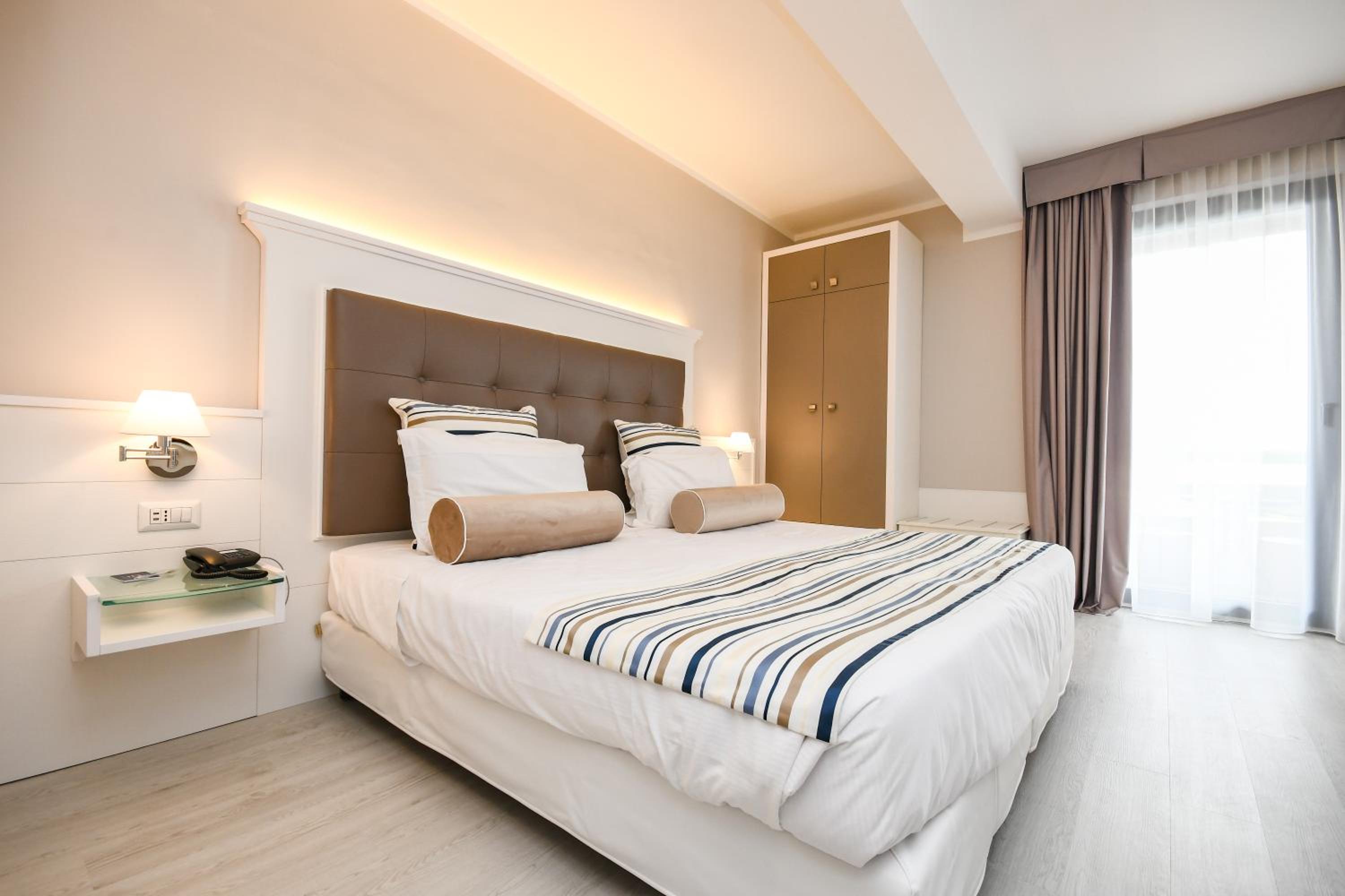 Superior Double or Twin Room - Photo 5
