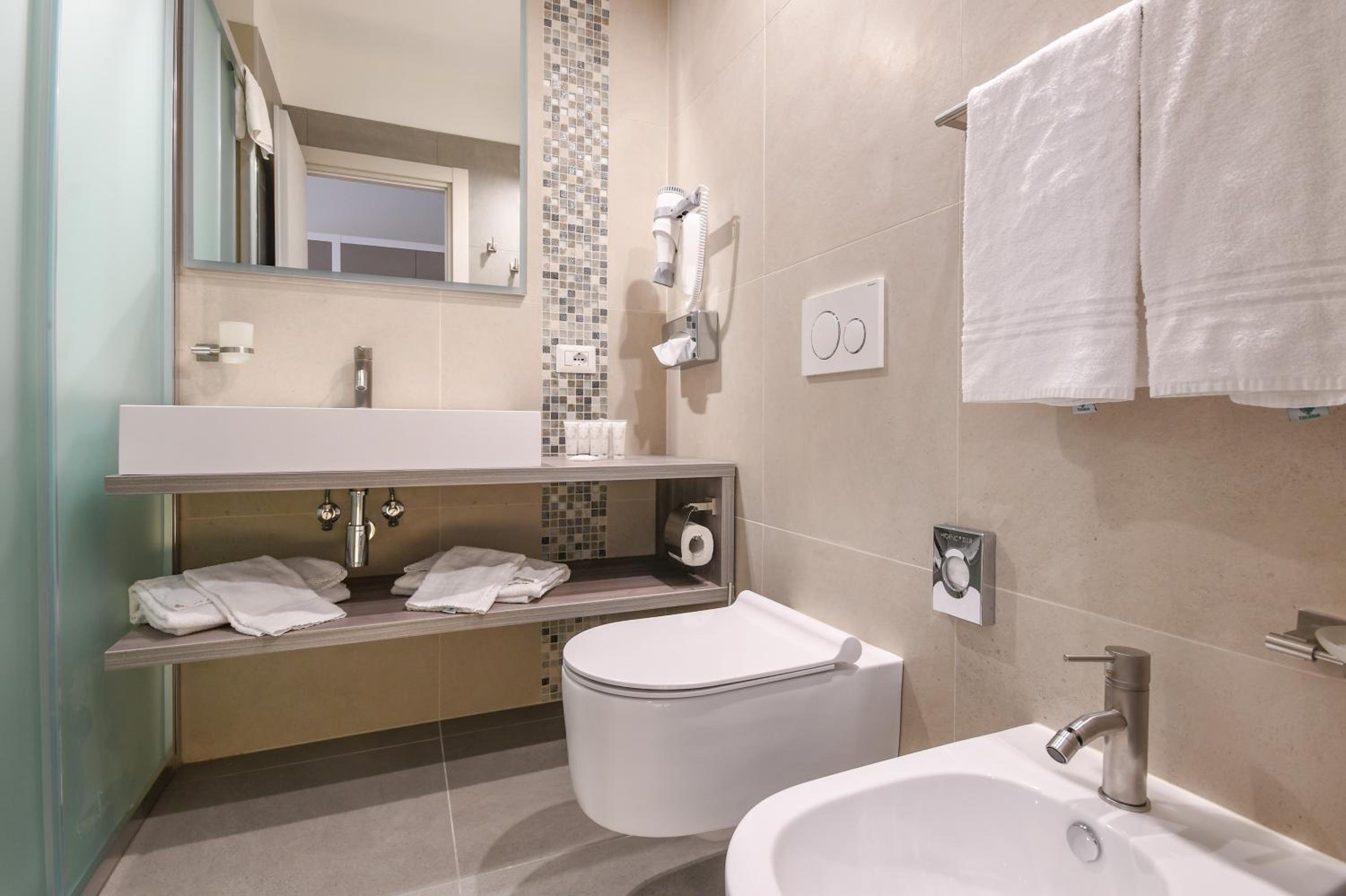 Superior Double or Twin Room - Photo 20
