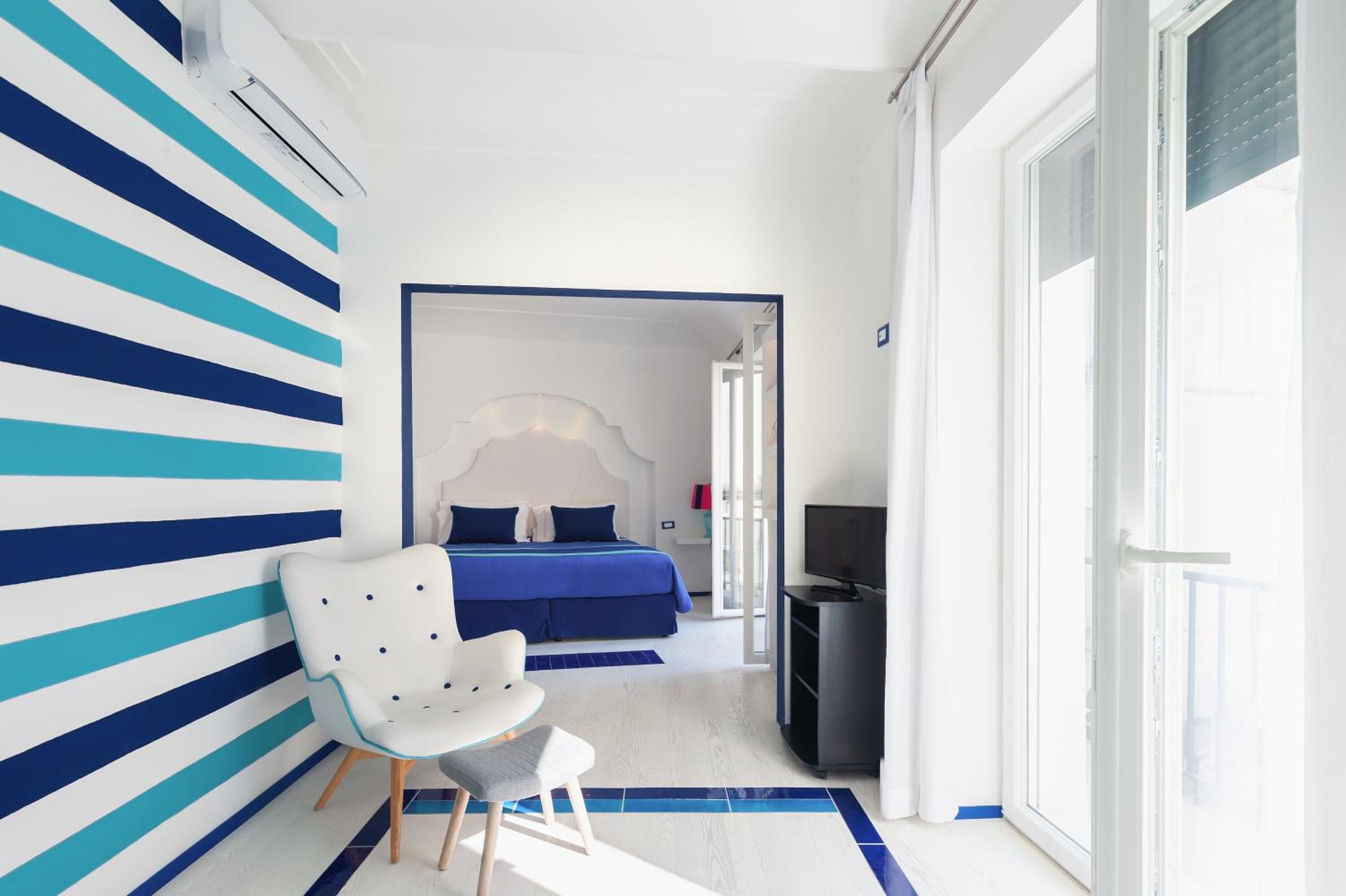 Deluxe Junior Suite photo 1