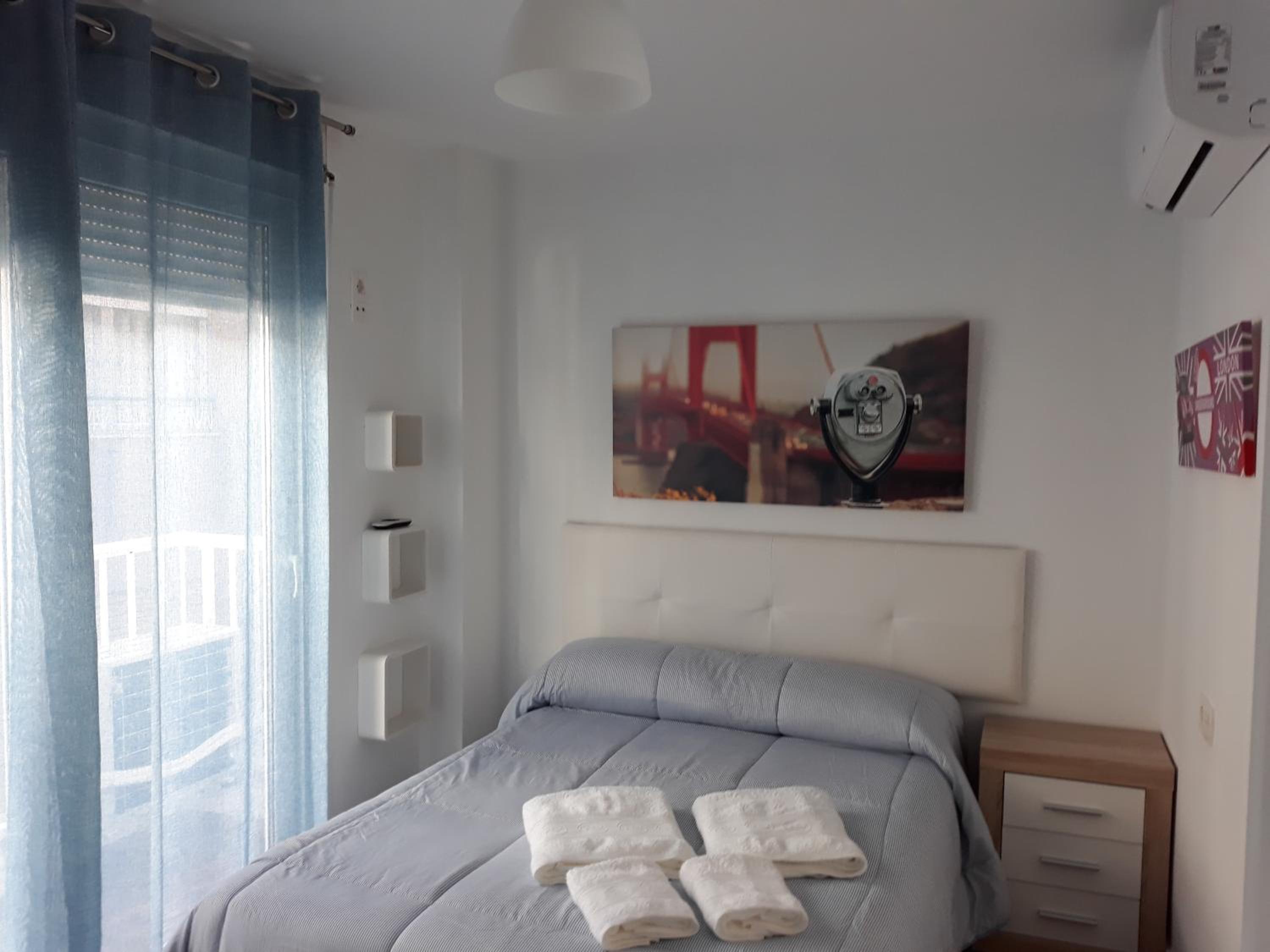 Apartamento de una habitación con balcón