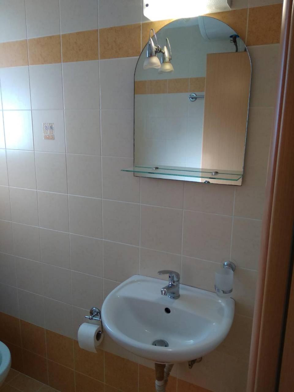 Studio Apartment - Photo 2