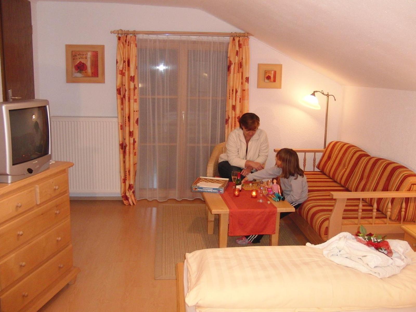 One-Bedroom Apartment photo 2