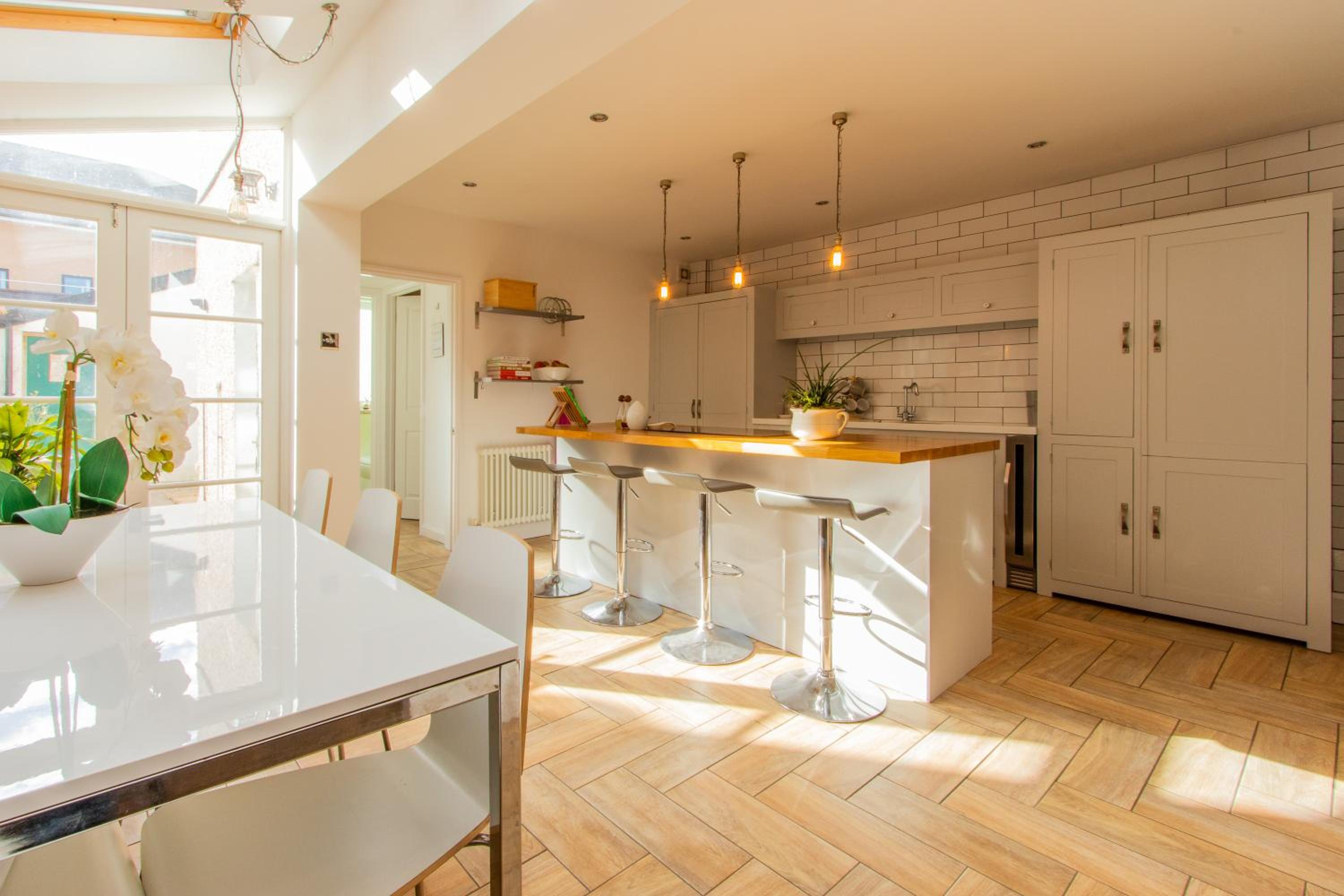 Four-Bedroom House photo 2