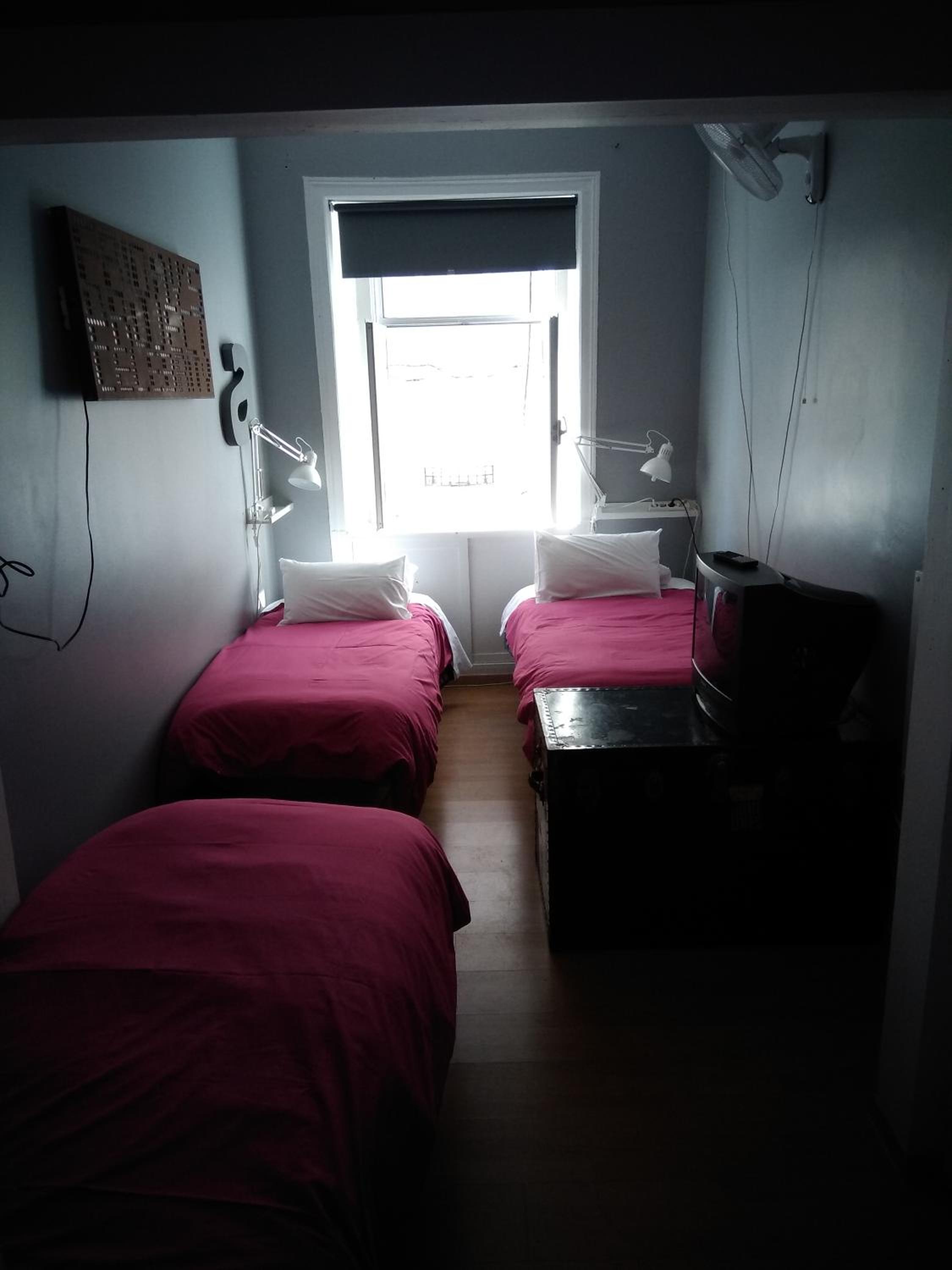 Triple Room with Private Bathroom - Photo 3