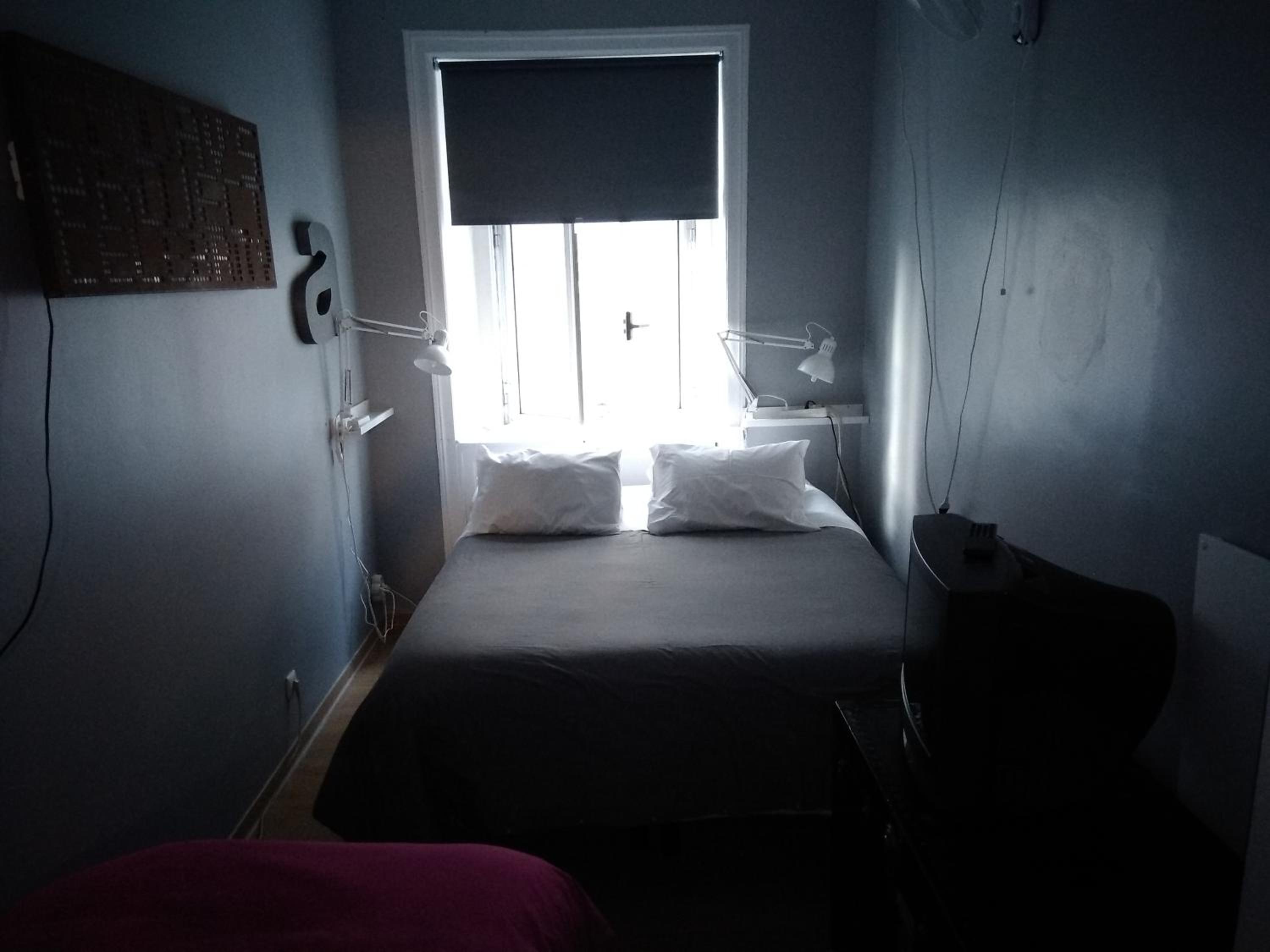 Triple Room with Private Bathroom - Photo 12