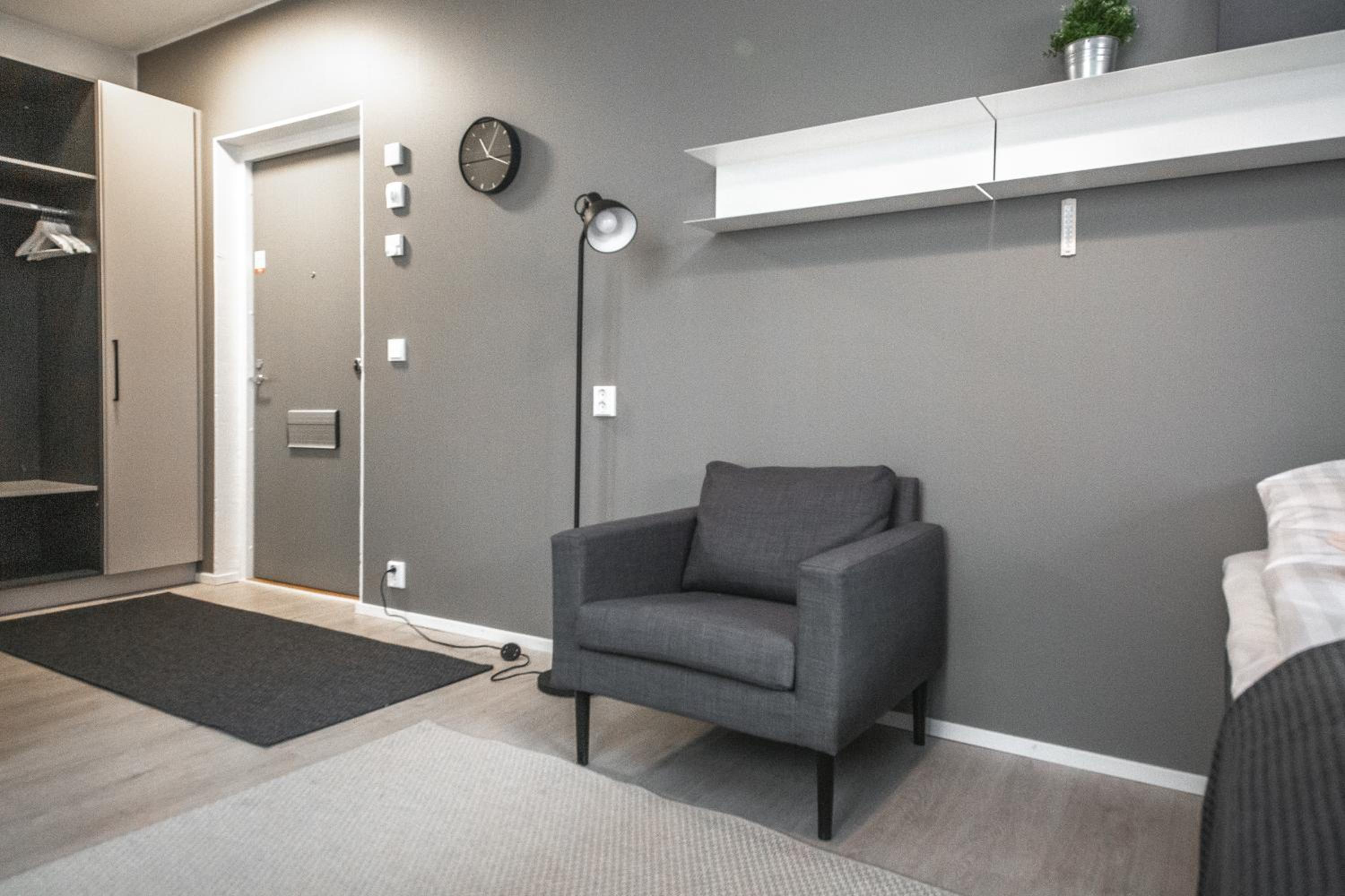 Studio Apartment - Photo 3