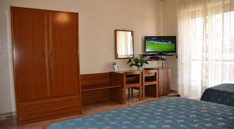 Triple Room - Photo 6