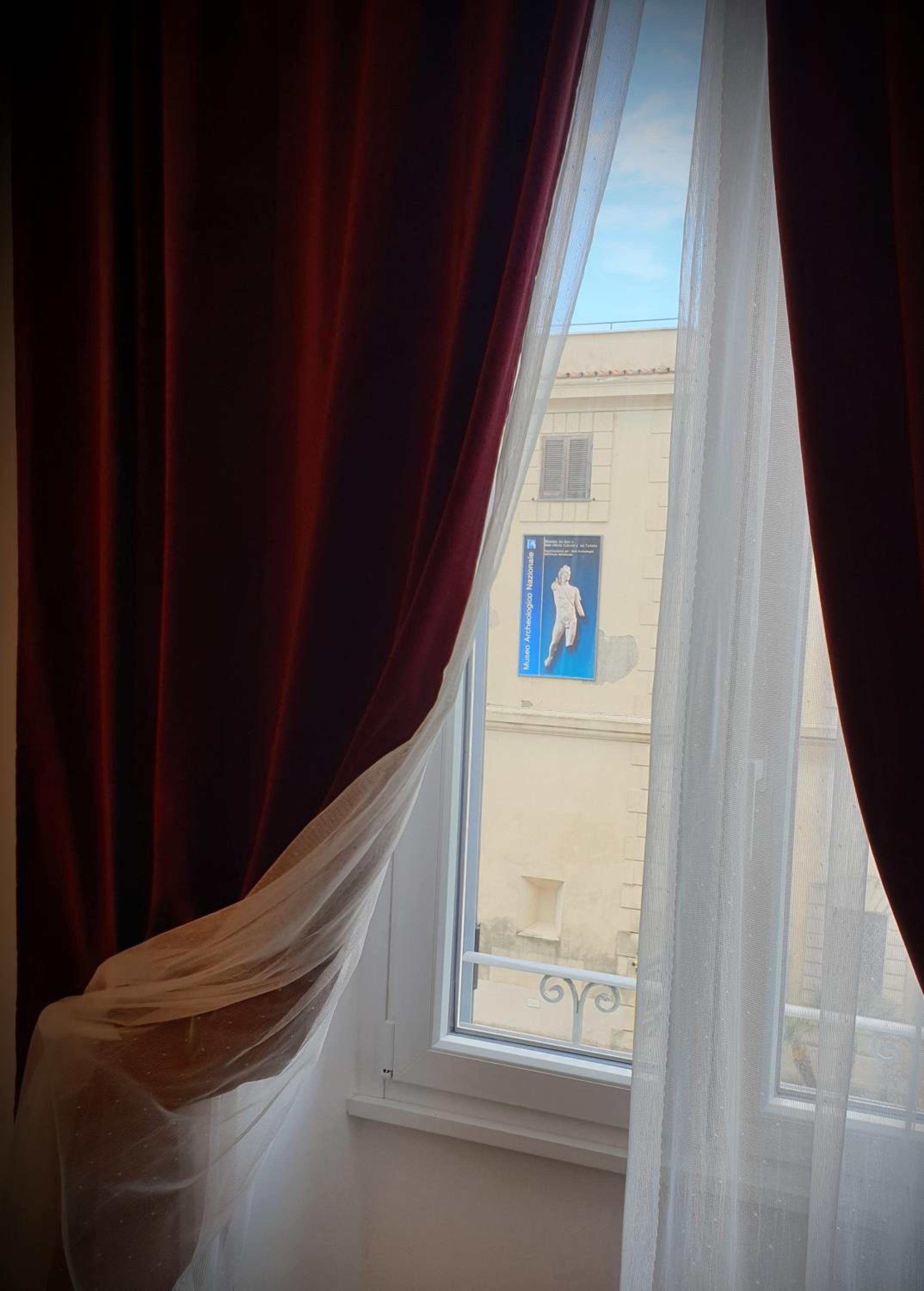 Deluxe Room - Photo 14