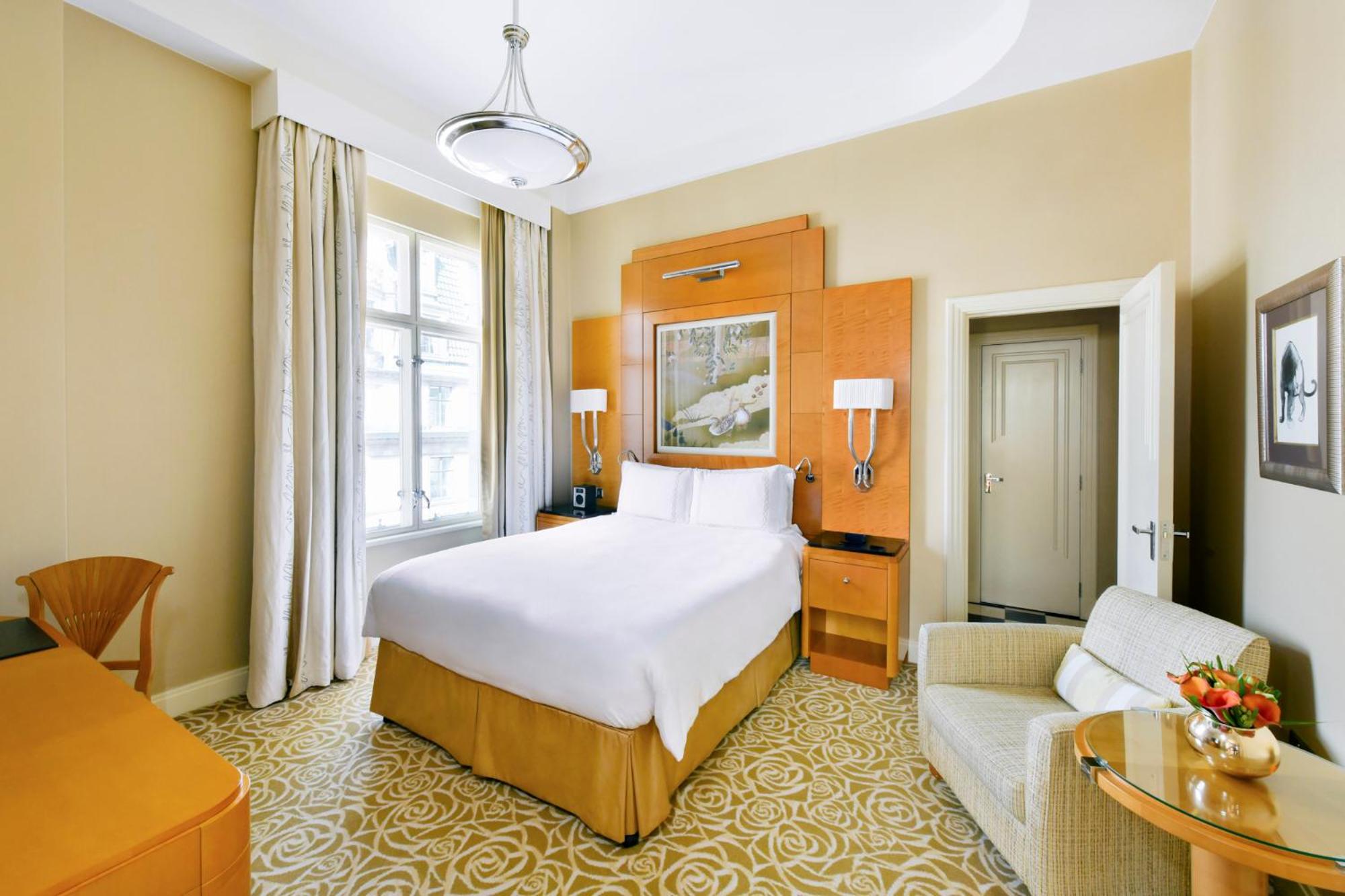 Superior Queen Room