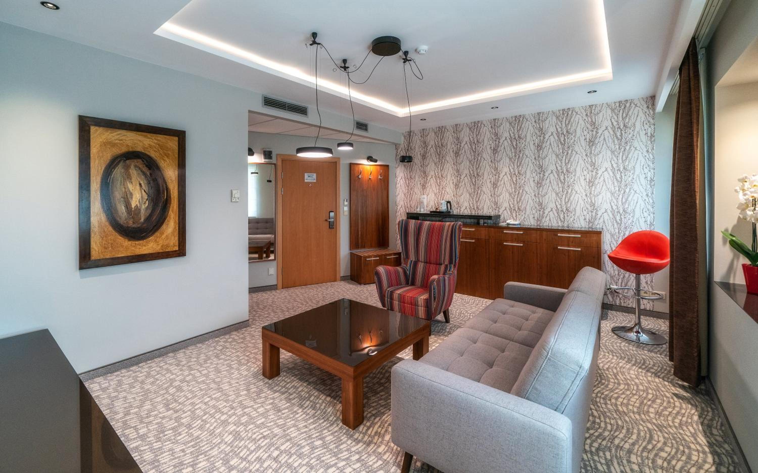 Apartment - Photo 2