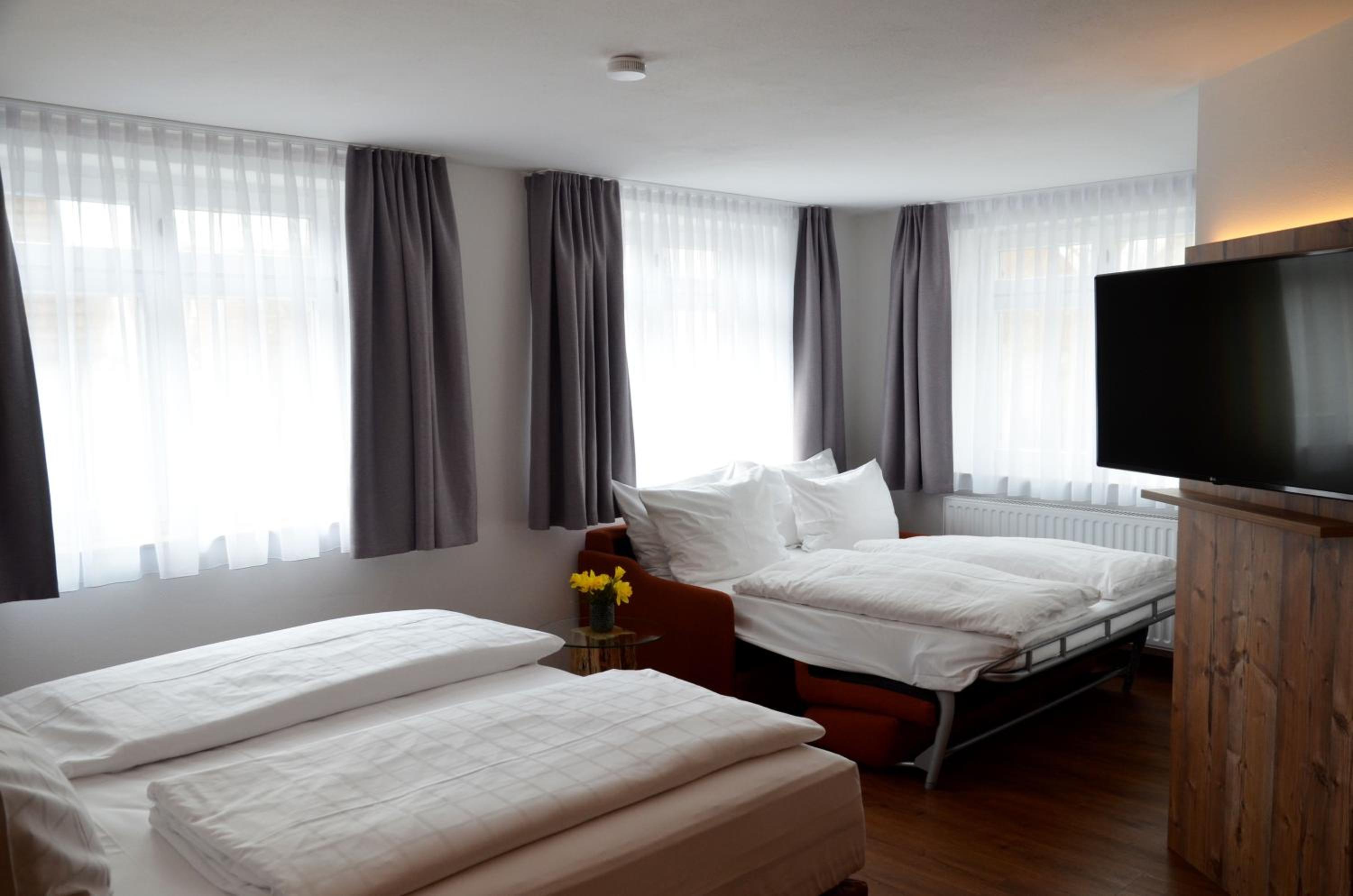 Quadruple Room - Photo 1