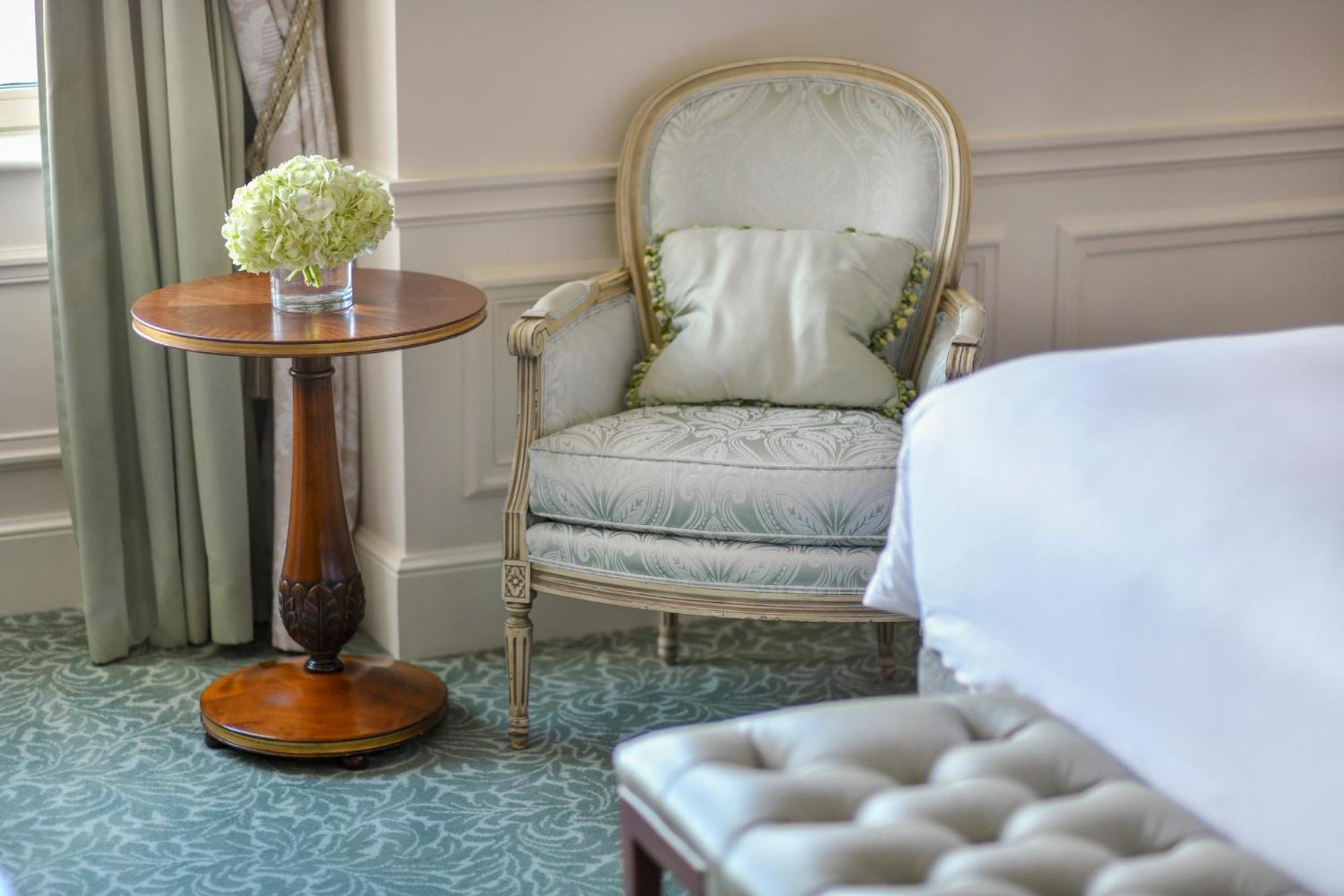 Luxury King Room